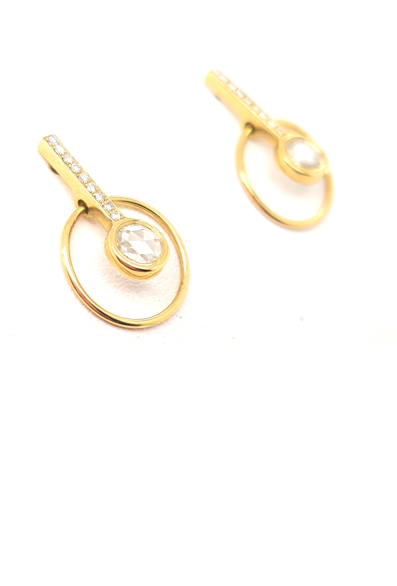 14kt Yellow Gold Circle & Bar Diamond Earring
