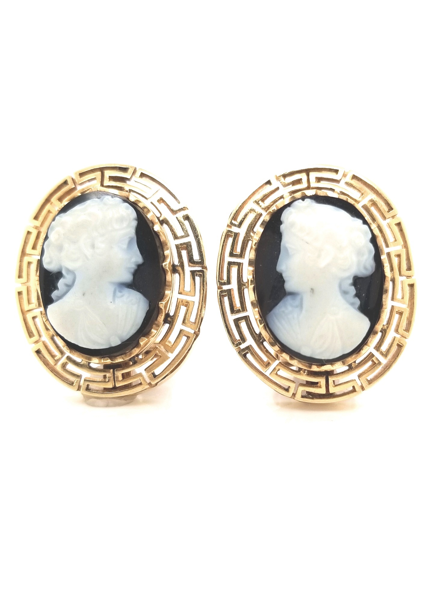 14kt yg B&W stone cameo earrings