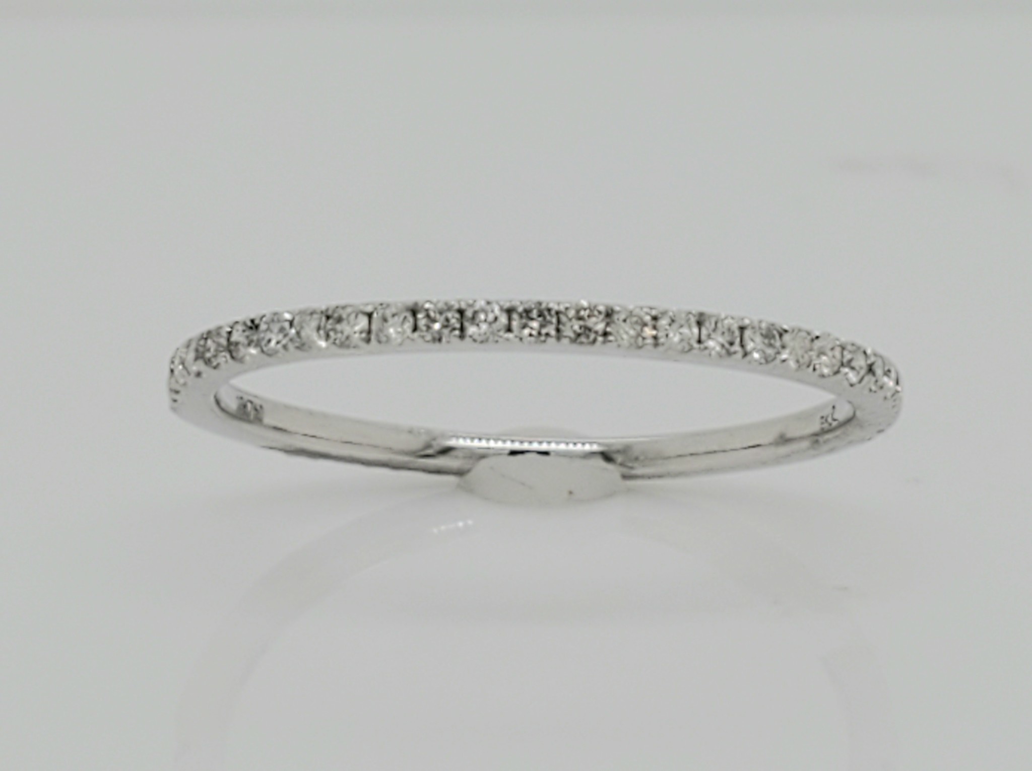 18KT White Gold Diamond Wedding Band