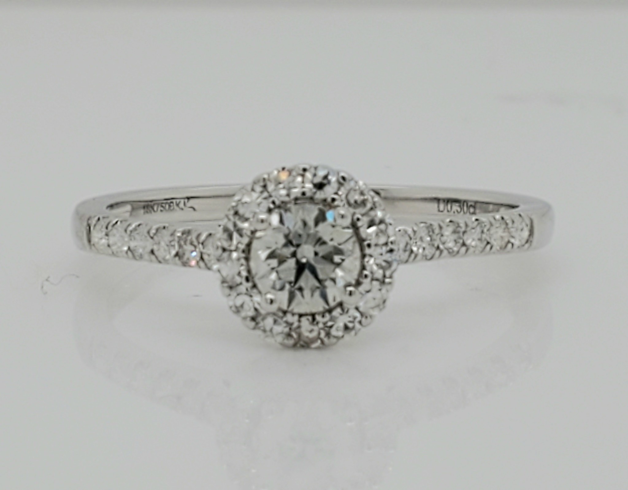 18KT White Gold Diamond Engagement Ring 0.30 CT