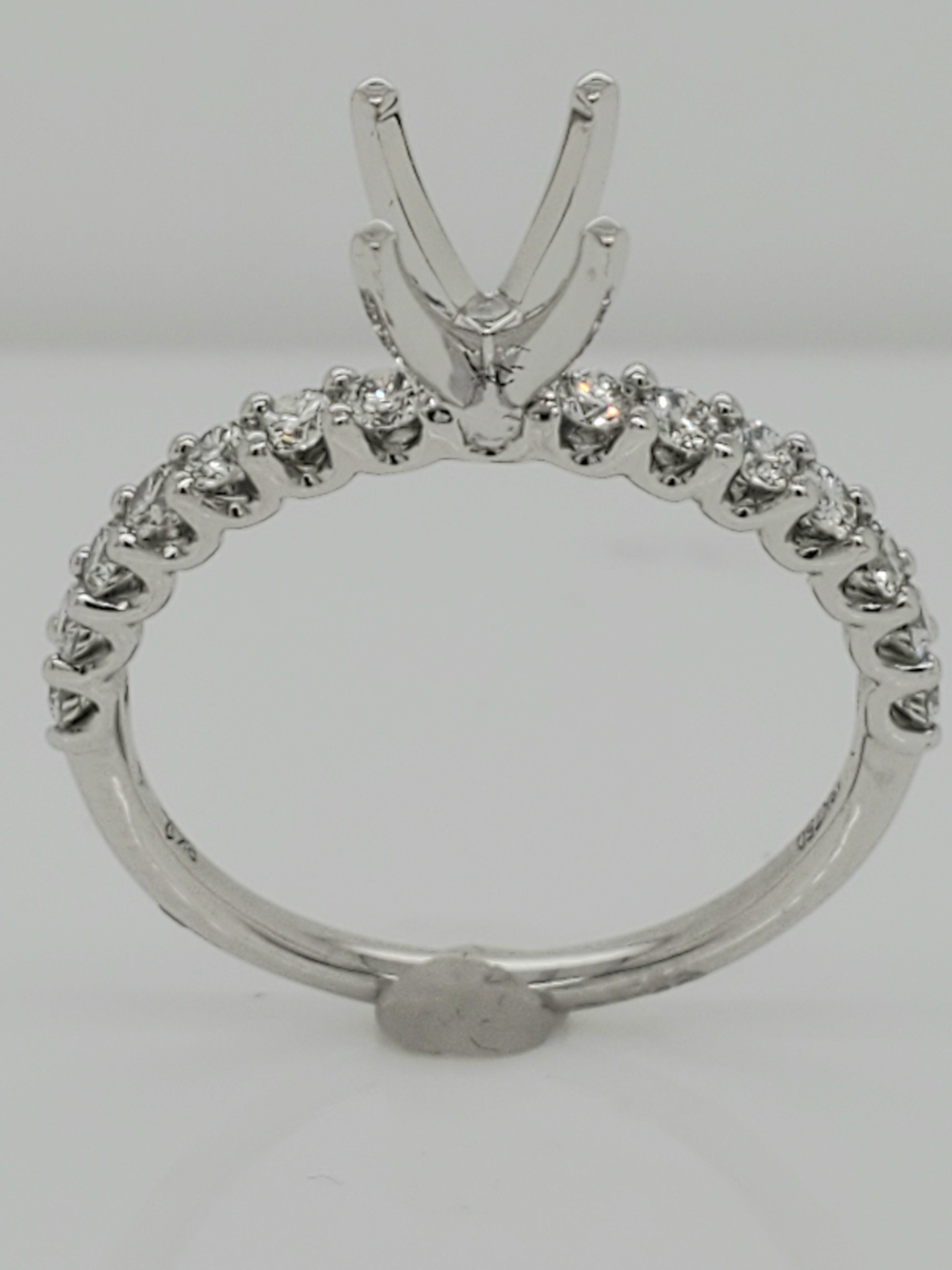 18KT White Gold Diamond Engagement Ring Setting 0.46 CTTW 18KT White Gold Diamond Engagement Ring Setting 0.46 CTTW