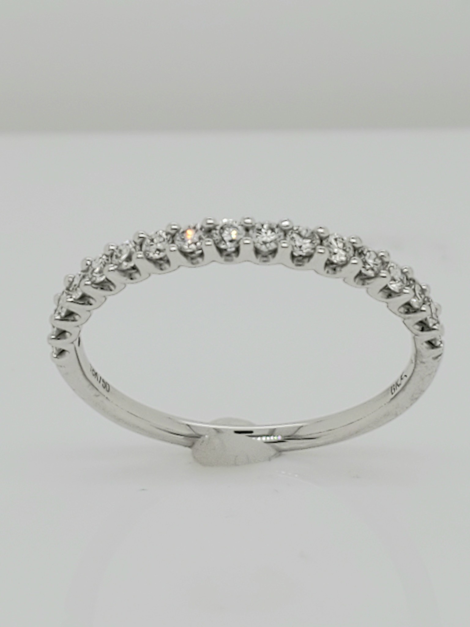 18KT White Gold Diamond Wedding Band 0.33 CTTW