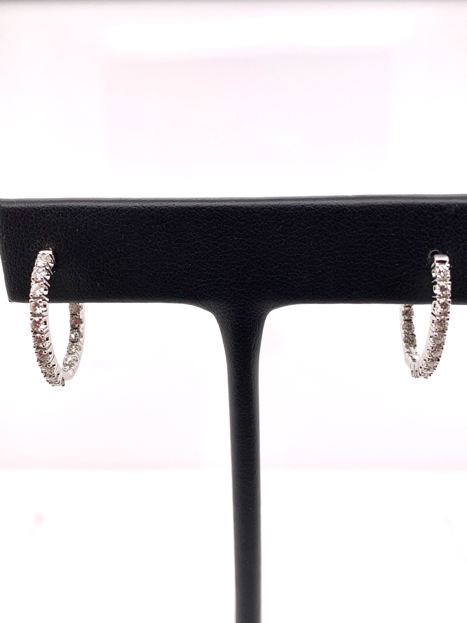14k white gold 0.912ct diamond inside out oval hoop earrings