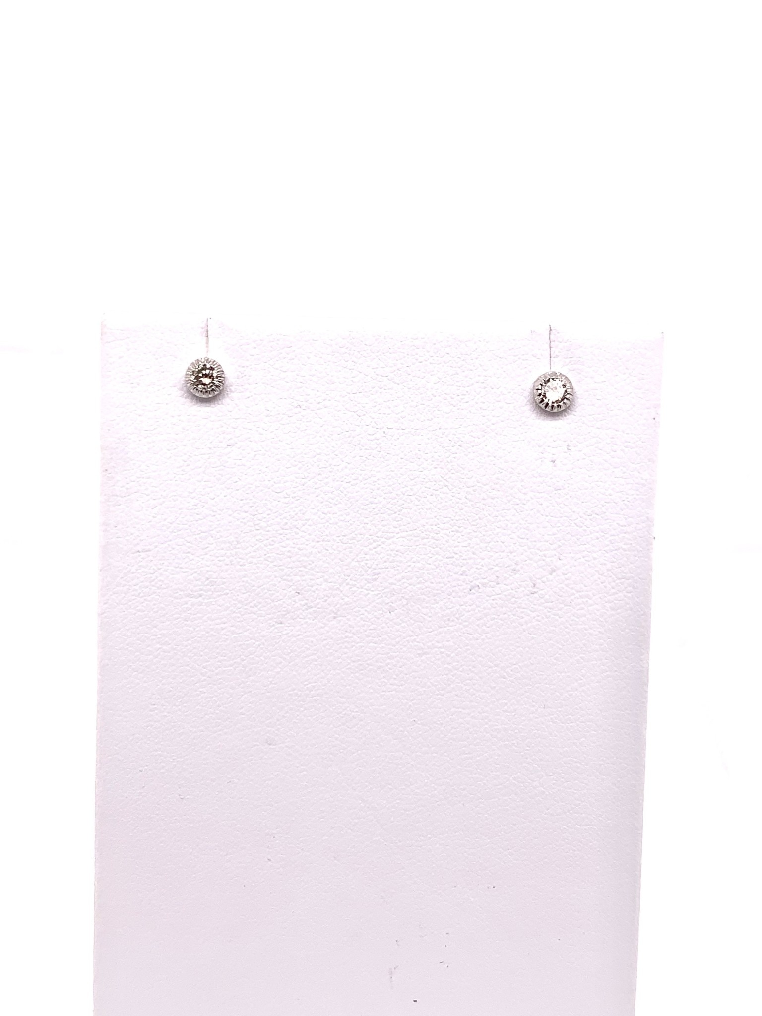 14K white gold 0.25ct diamond stud earrings with filigree