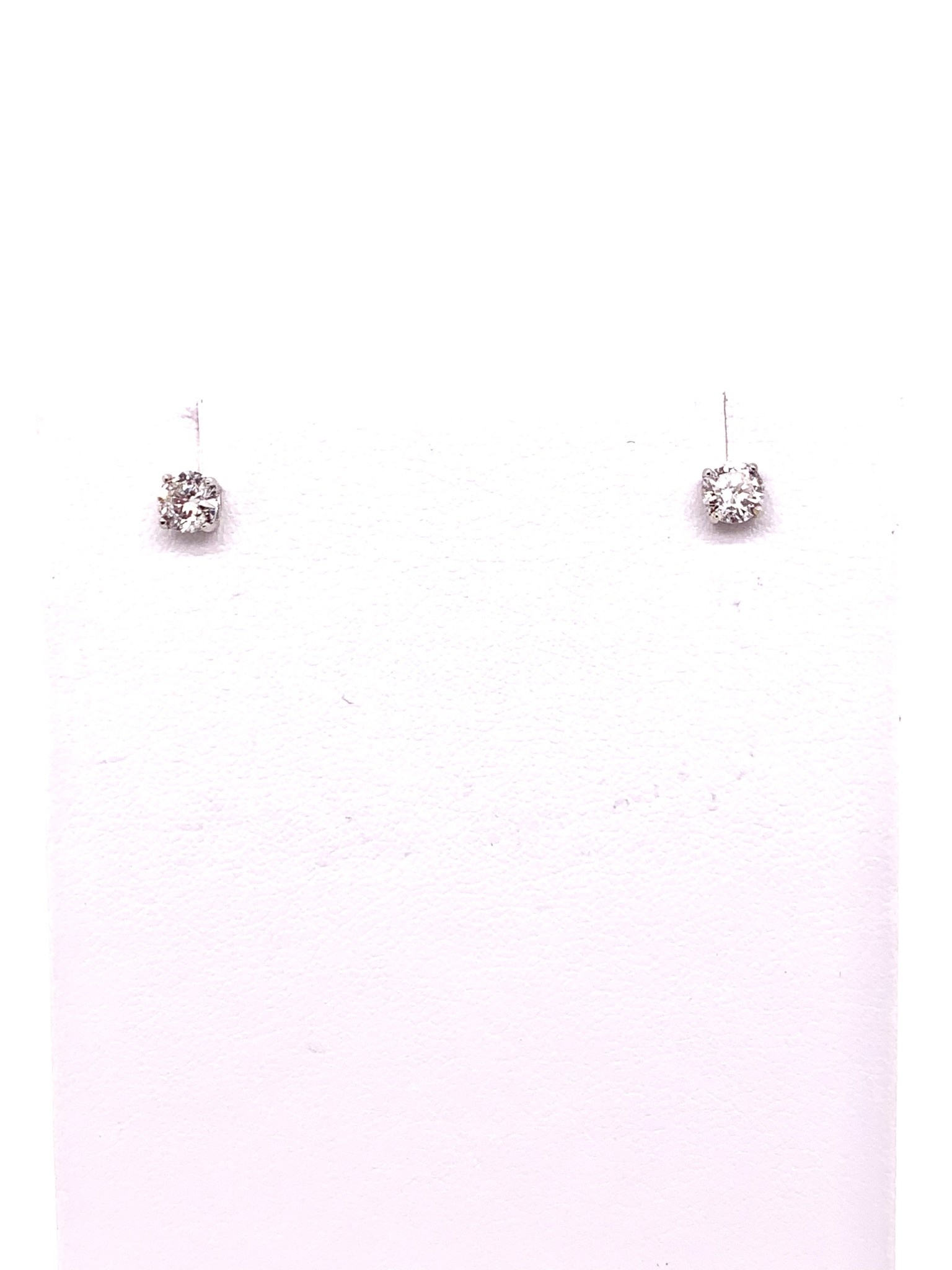 10K white gold 0.55ct lab diamond stud earrings
