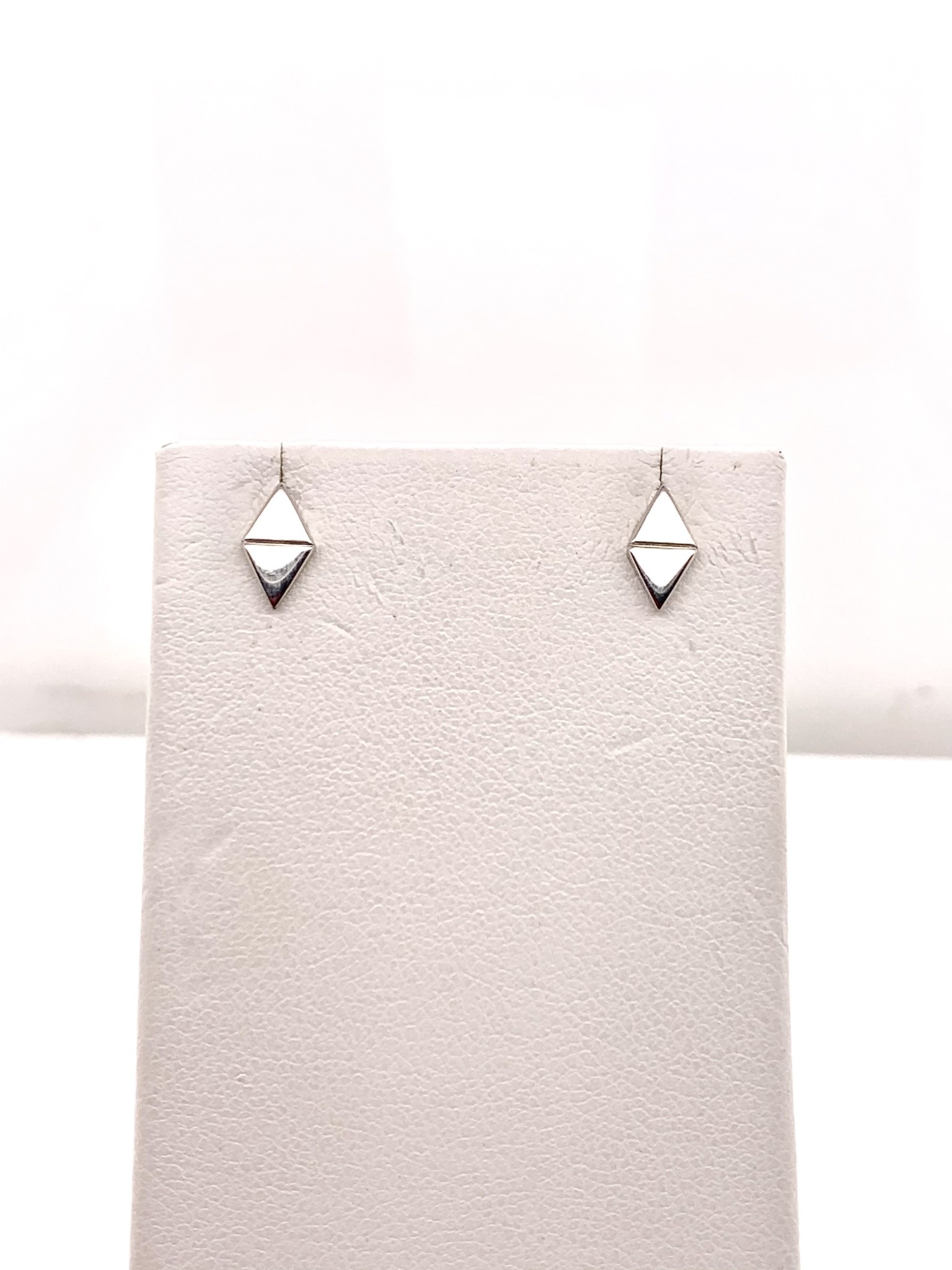 14K white gold geometric shape earrings