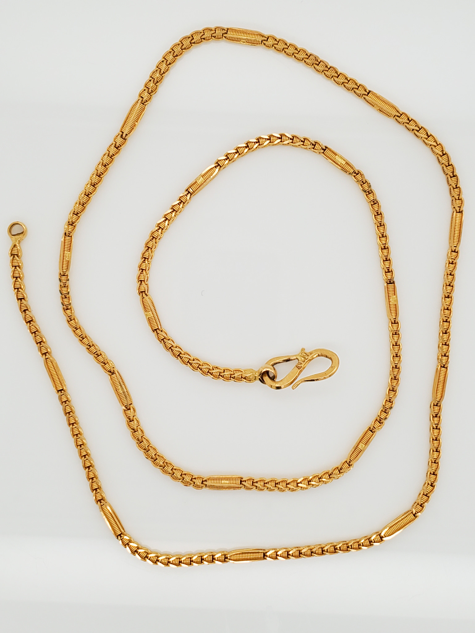 22KT Yellow Gold 18" Bar & Link Chain 22KT Yellow Gold 18" Bar & Link Chain