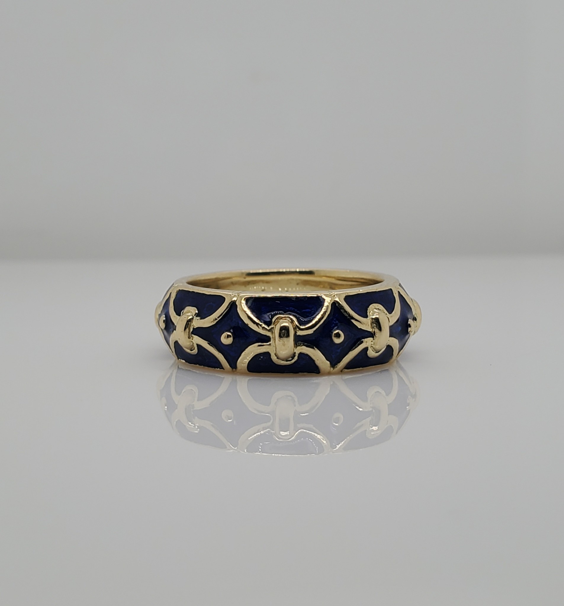 18KT YG Blue Enamel Estate Ring