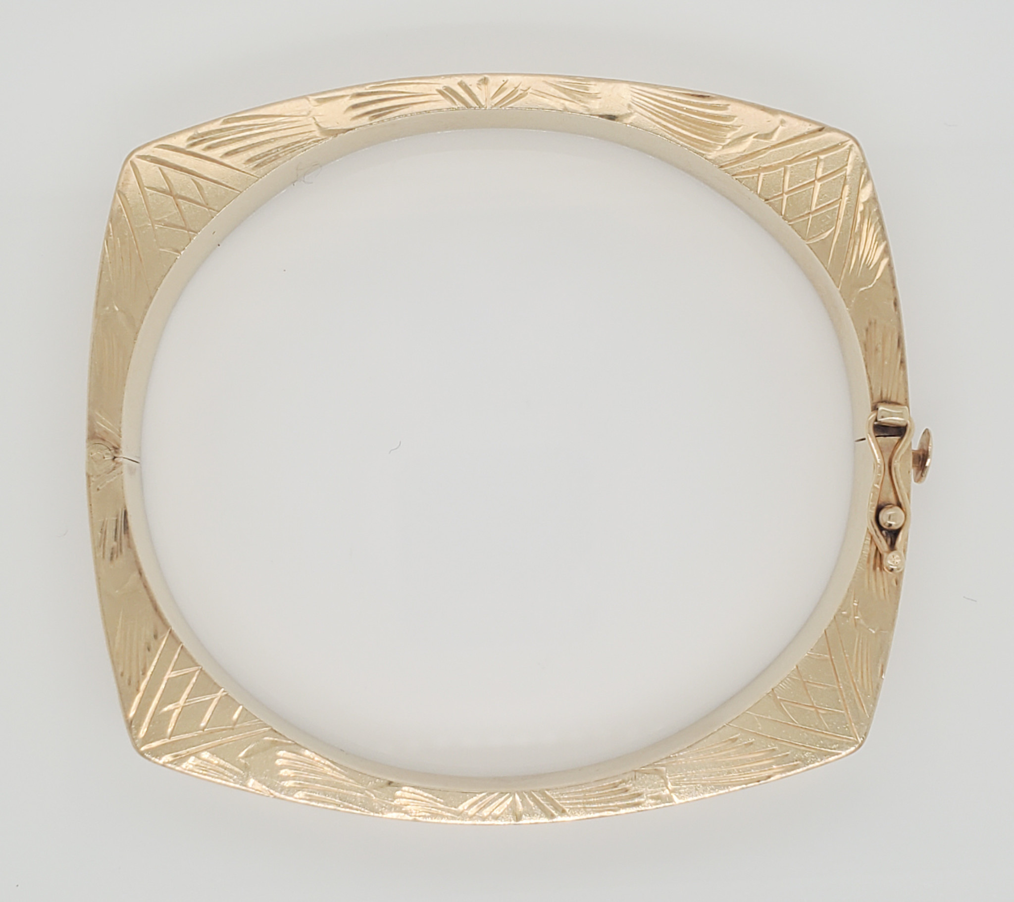 14KT Yellow Gold Estate Wheat Bangle Bracelet 14KT Yellow Gold Estate Wheat Bangle Bracelet
