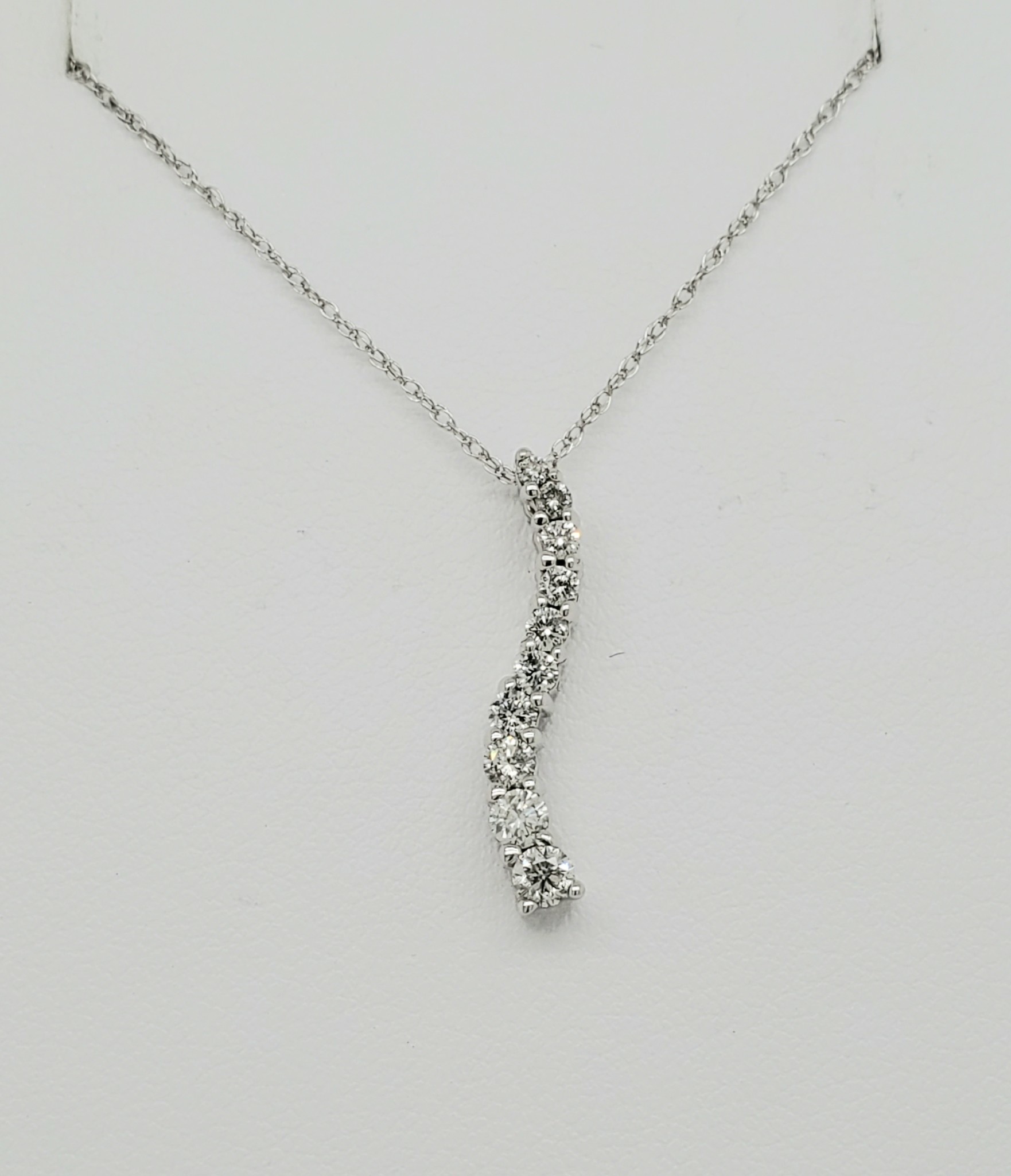 14KT WG Diamond Wave Pendant 0.25 CTTW
