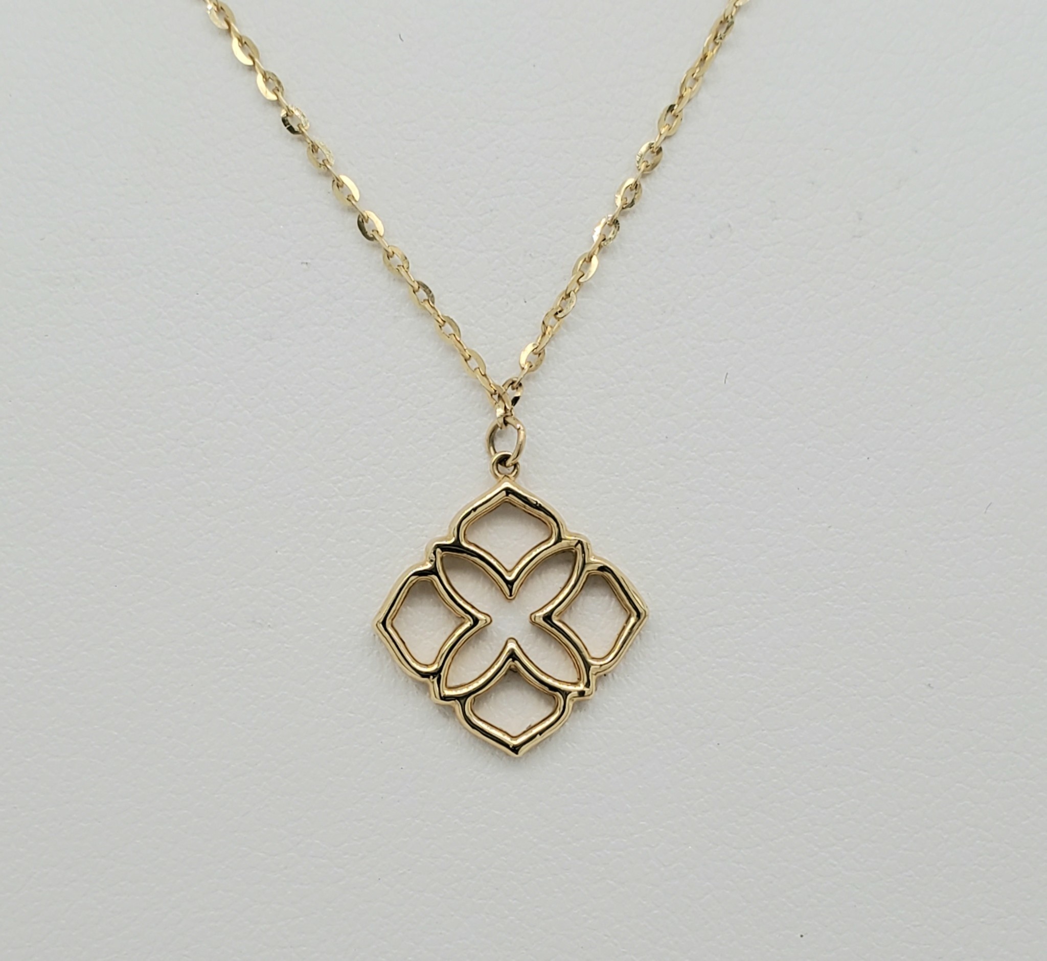 14KT Yellow Gold Flower Necklace