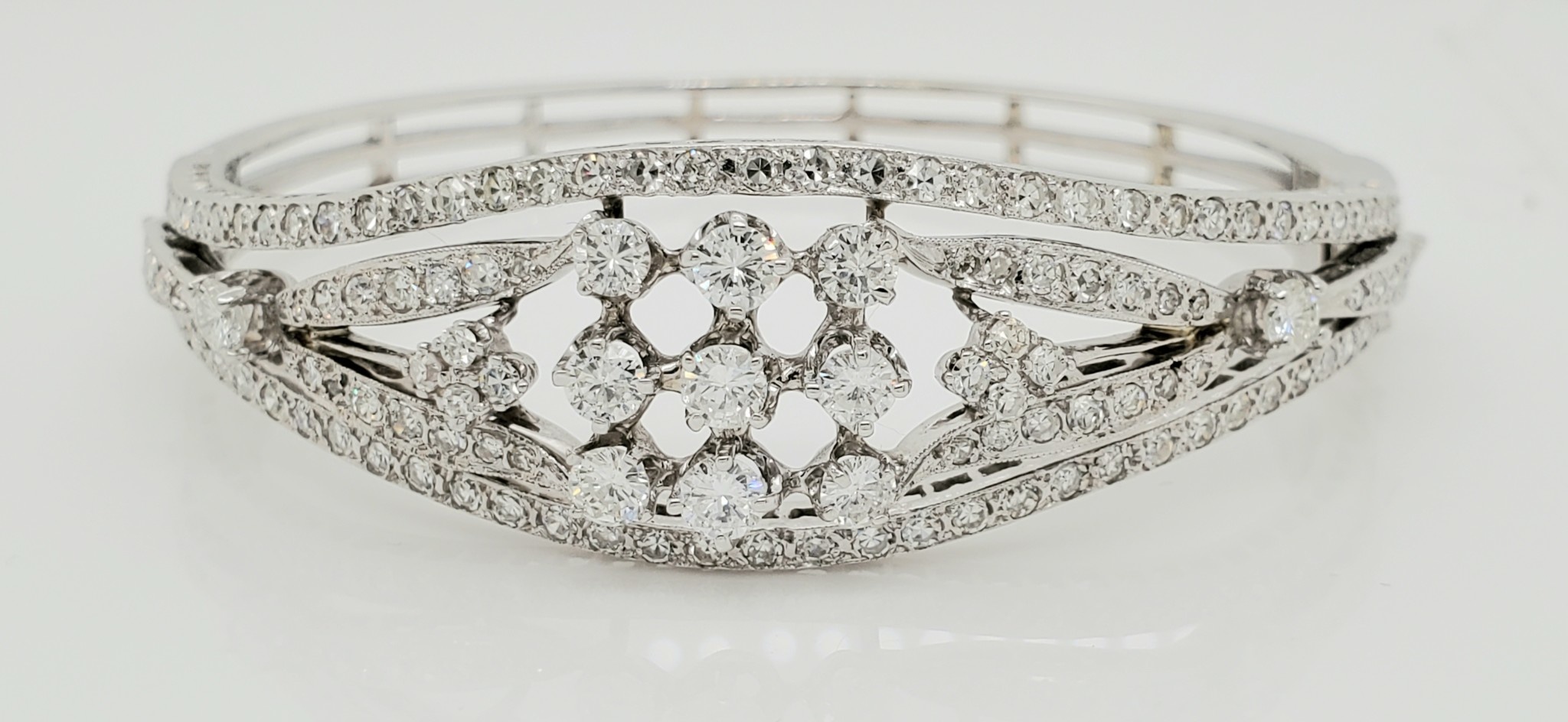 14KT White Gold Vintage Diamond Bangle 3.60 CTTW 14KT White Gold Vintage Diamond Bangle 3.60 CTTW