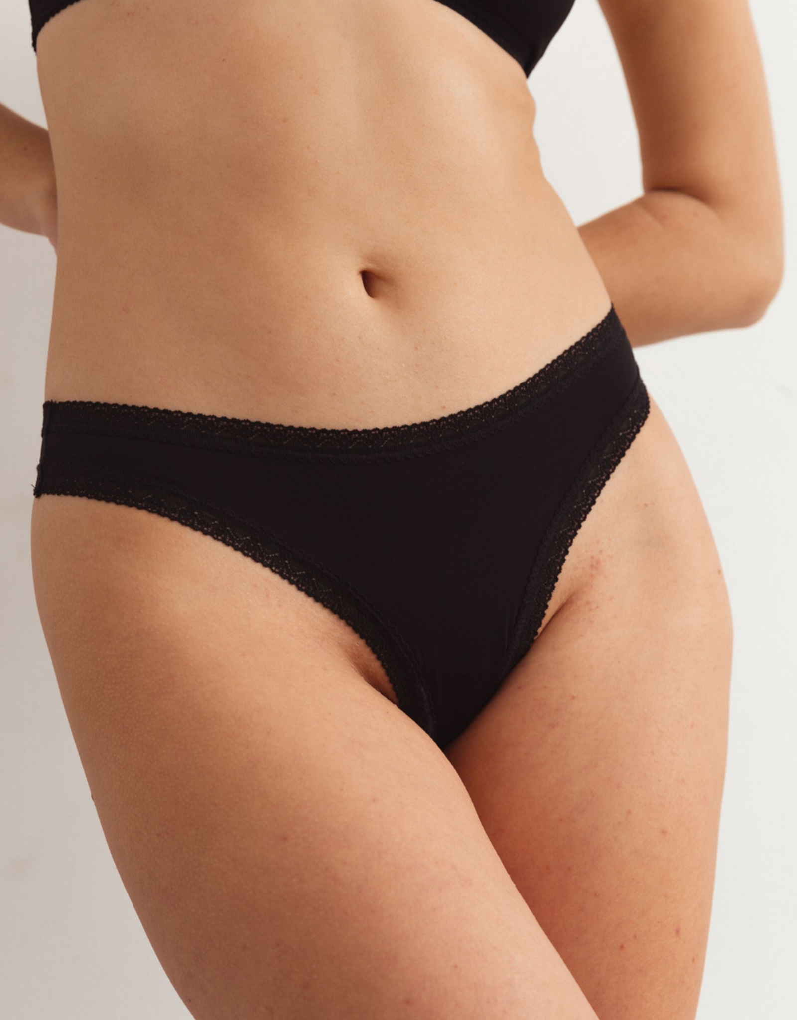 BLUSH THE MICRO LACE TRIM THONG