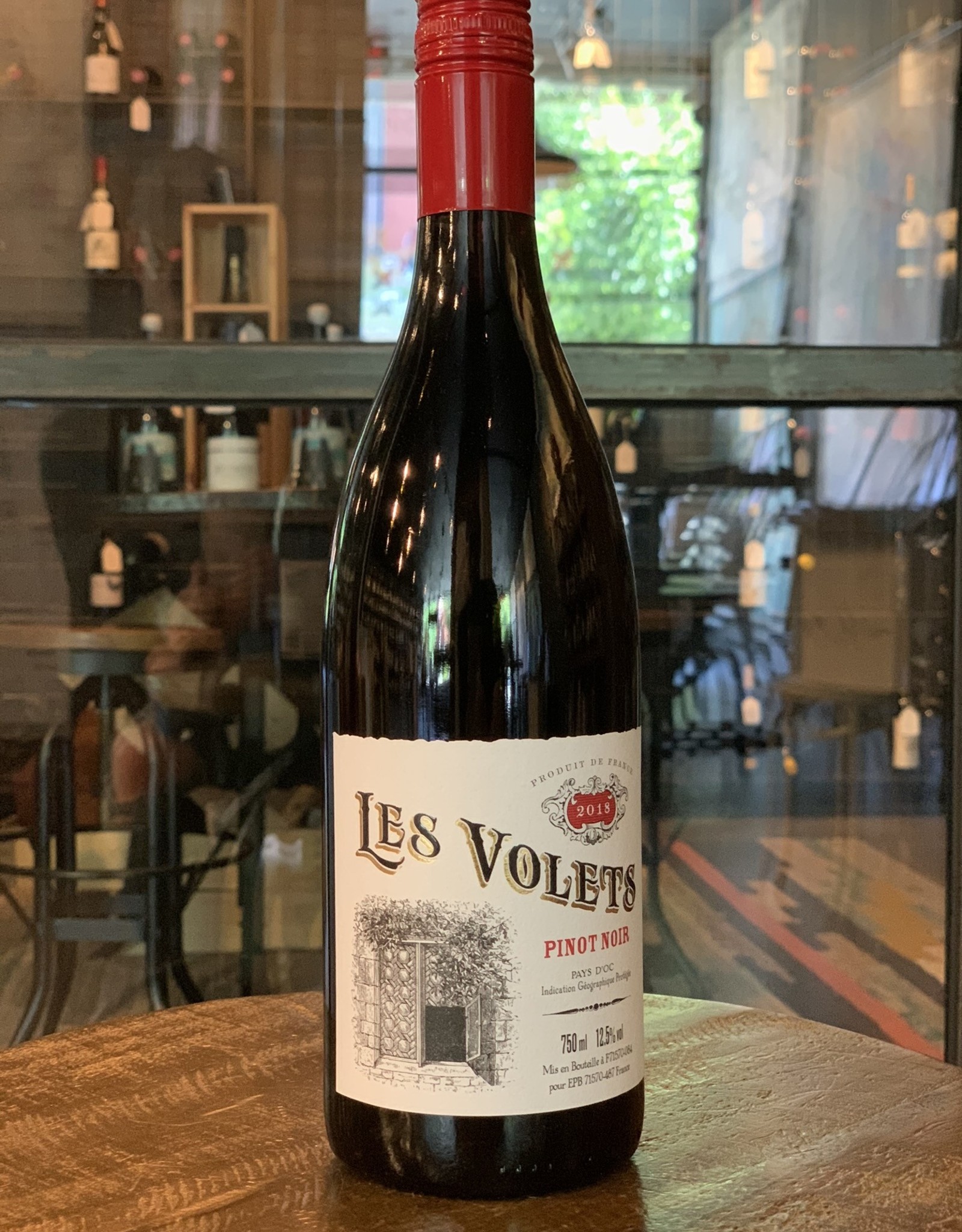 Les Volets Pinot Noir