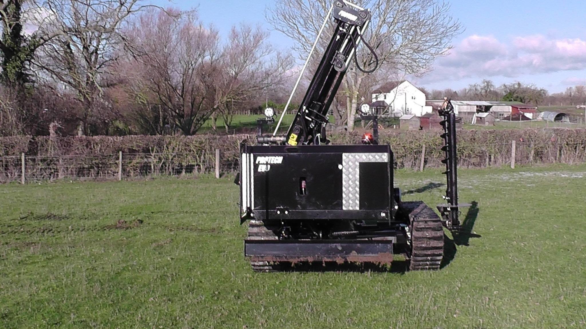 EVO Compact Tracked Fencing Machine (base w/o options) - Innovative  products and equipment for serious farm fence professionals and producers.