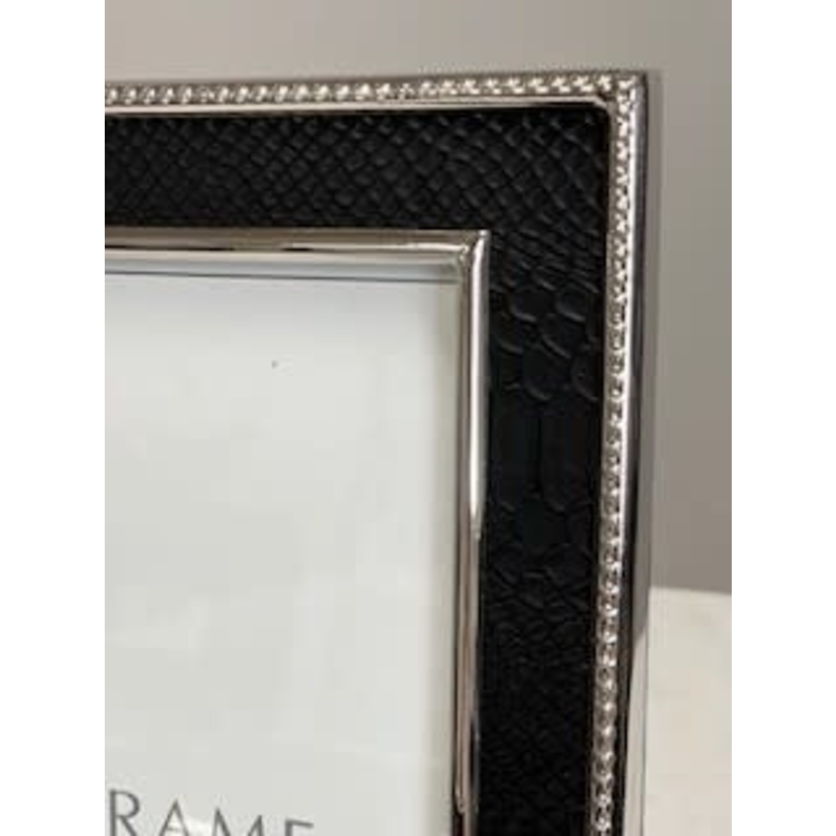 Bk Leather Frame w/ Silver Trim - 7 x 6