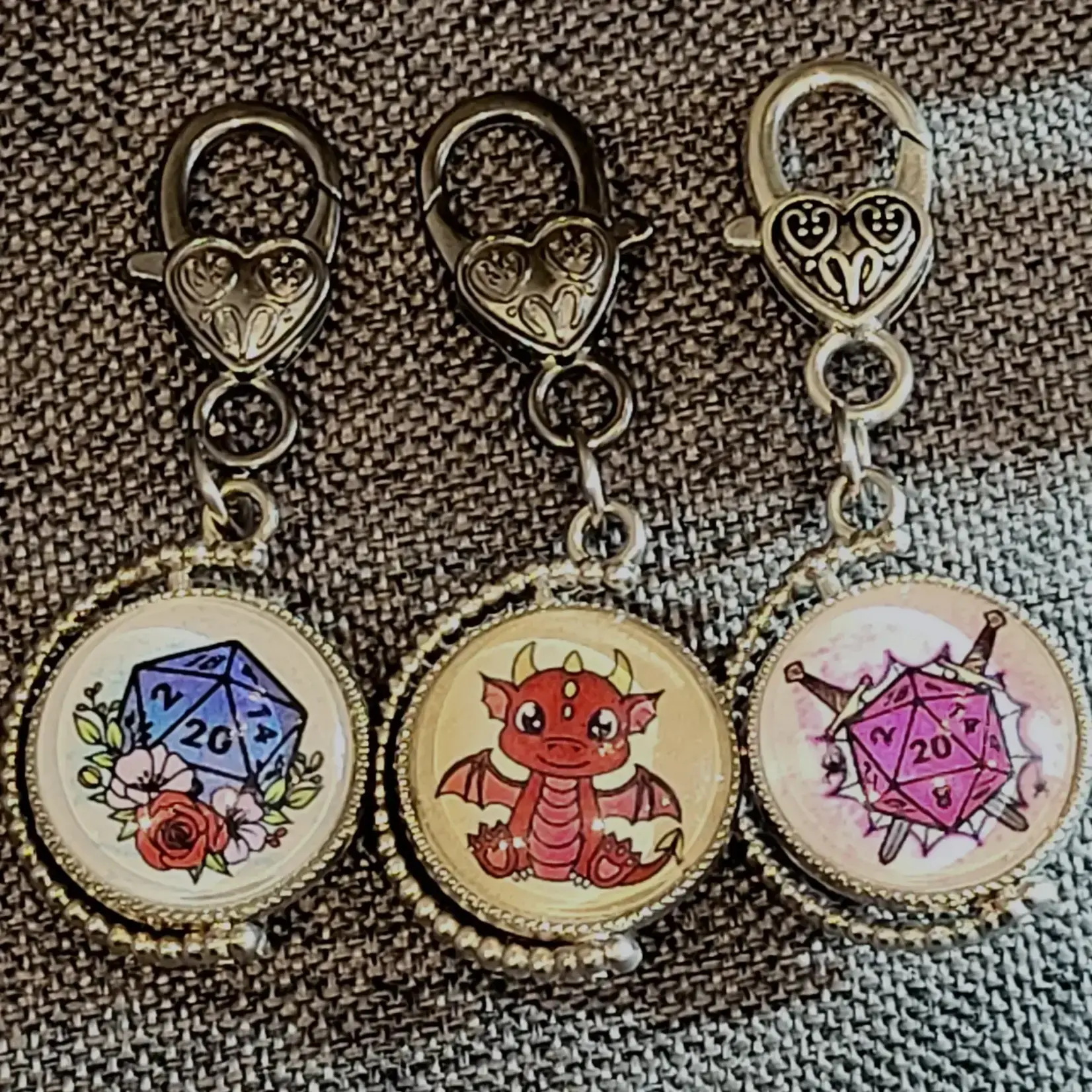 Con-Quest Crafts Dungeons & Dragons Fidget Charms Double-Sided Keychain