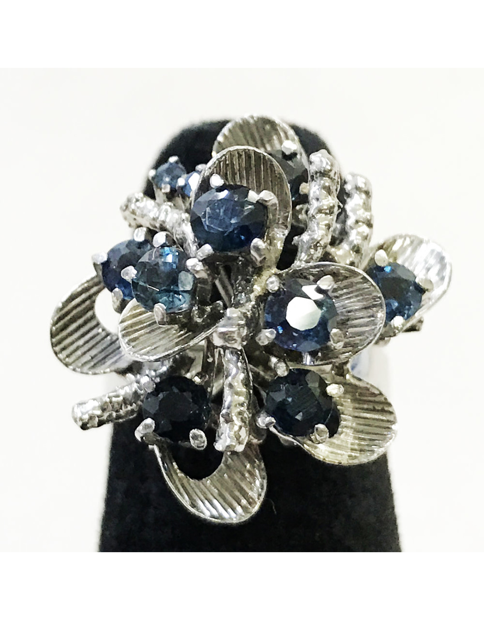 18K White Gold Floral Ring with Sapphires