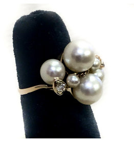 14K Gold Ring with 6 Pearls 2 Diamonds