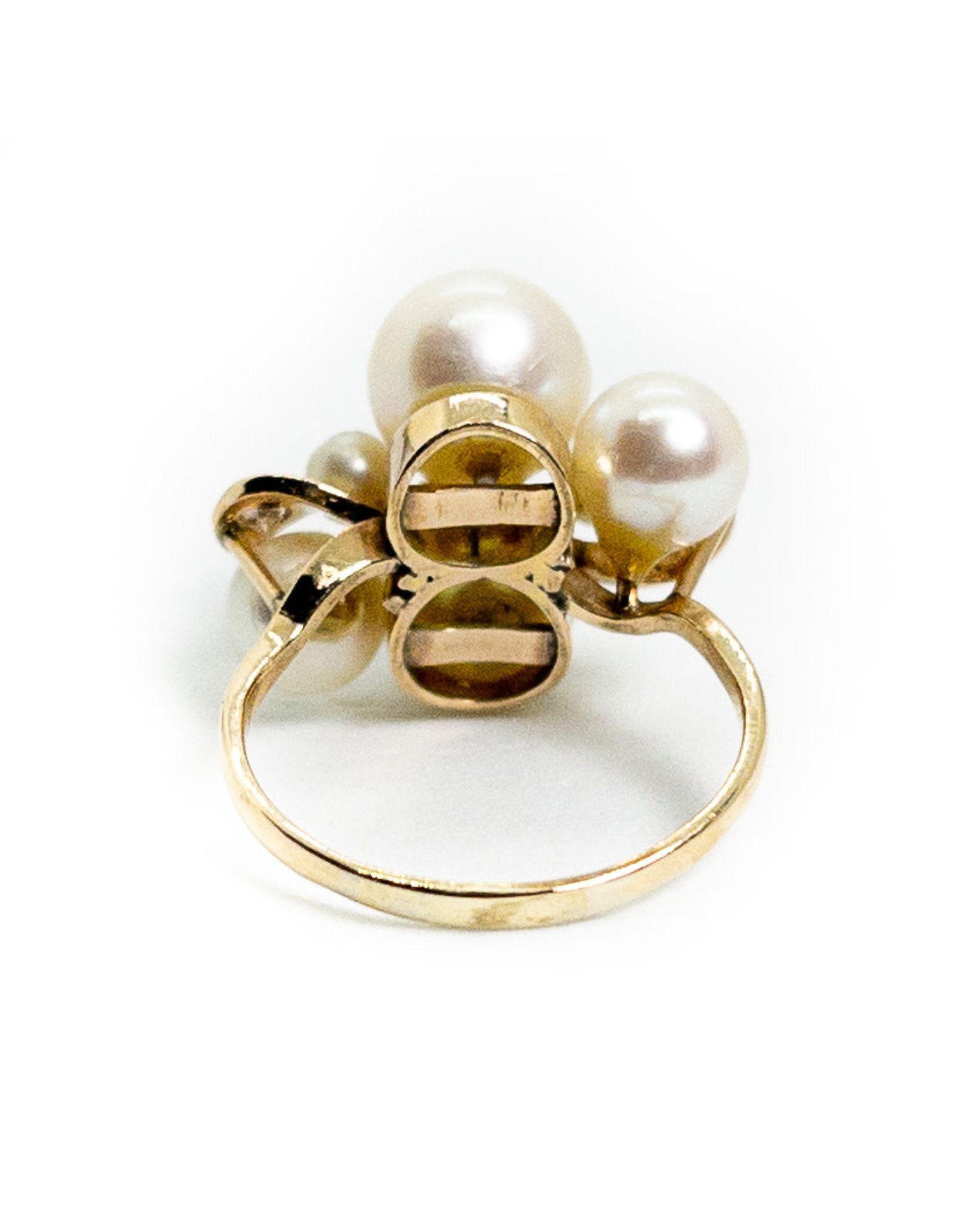 14K Gold Ring with 6 Pearls 2 Diamonds