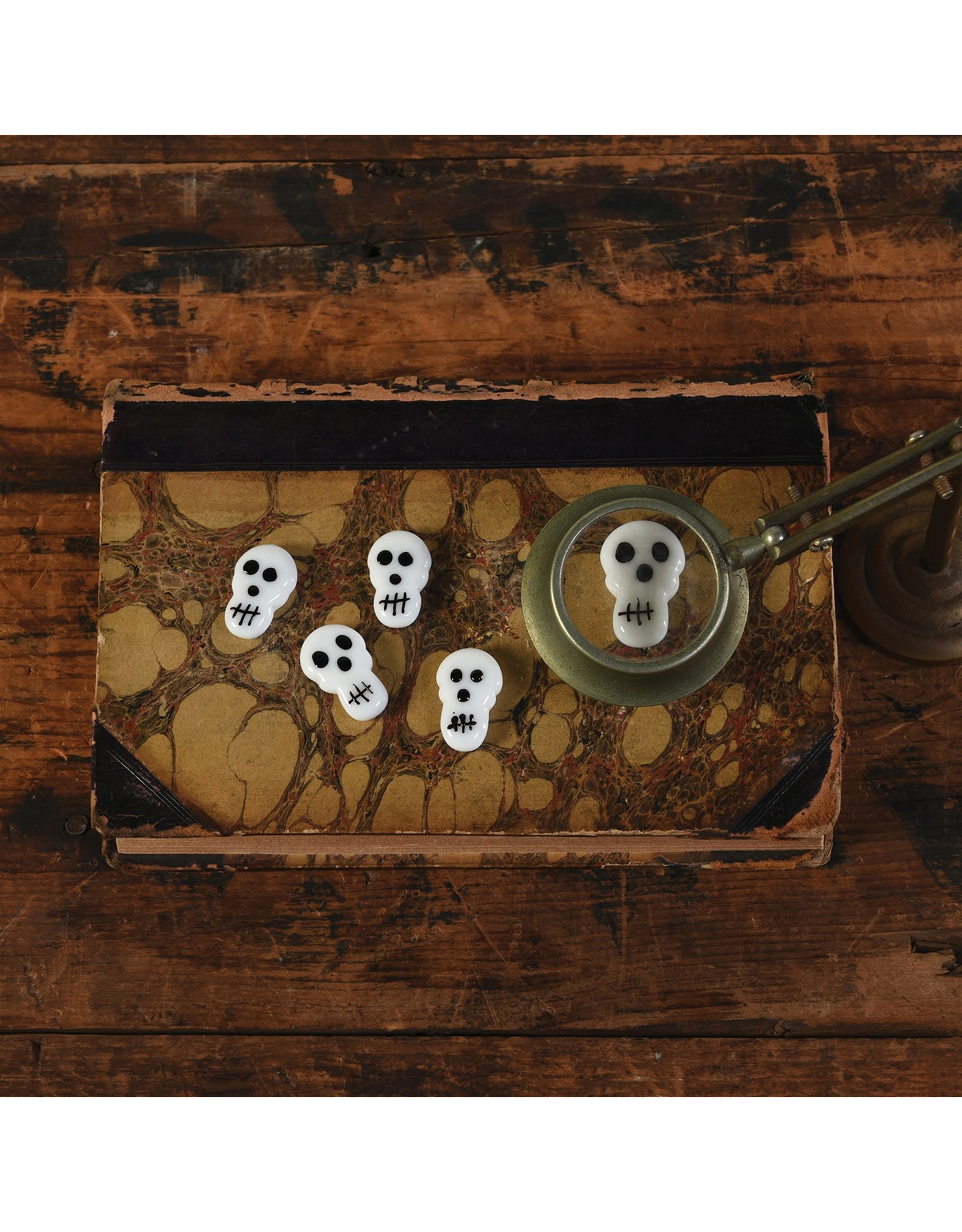 HomArt Tiny Glass Skull Charm