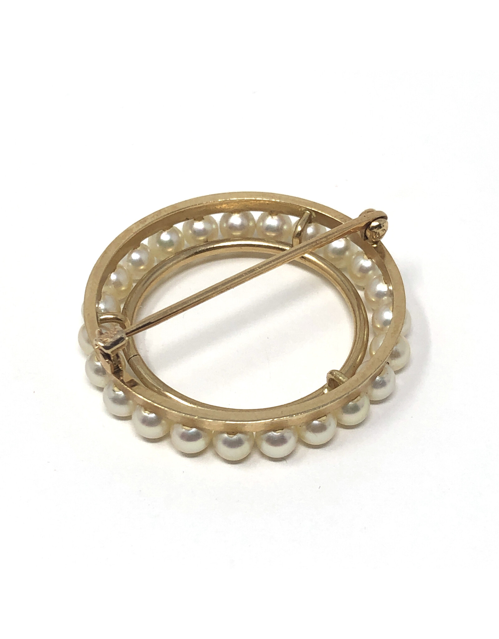 14K Gold Circular Brooch with Round of 23 Pearls
