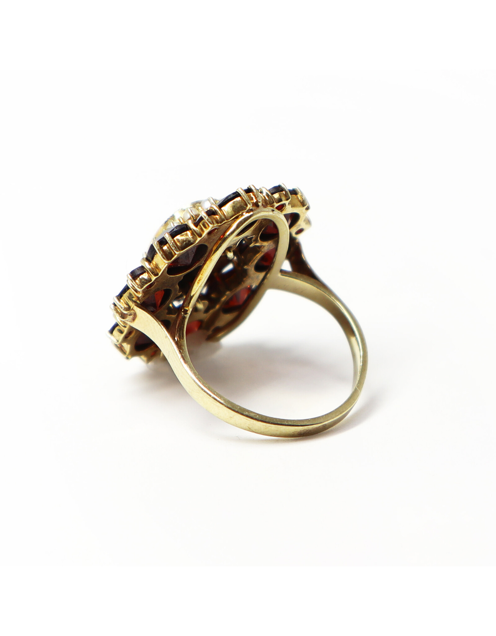 10K Gold Ring with Large Garnet Surrounded by Seed Pearls and Medium and Small Garnets