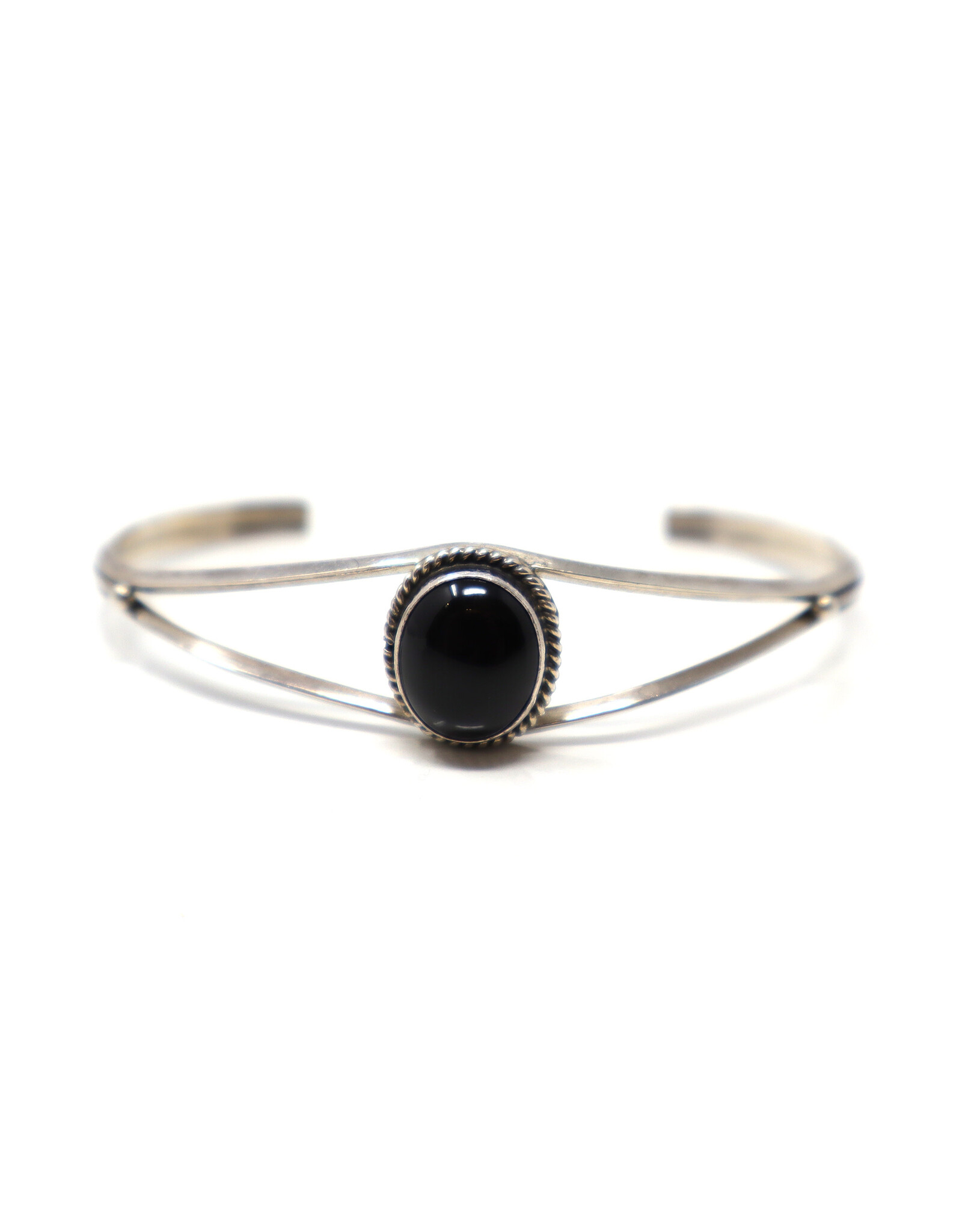 Onyx Cabochon Narrow Split-Shank Sterling Navajo Bracelet with Cord Motif