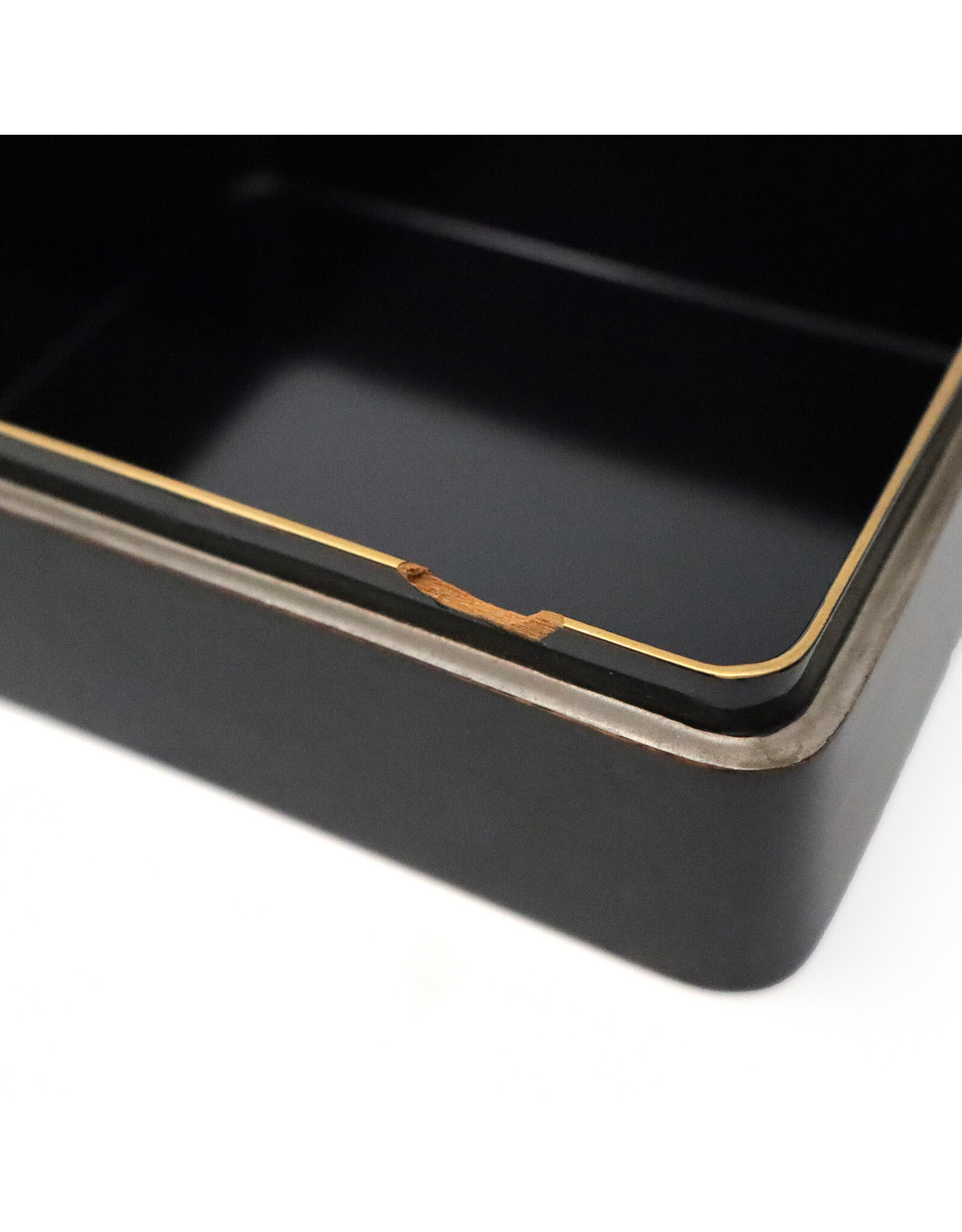 Small Vintage Maki-e Box with Landscape of Uji River and Byodo-In Temple