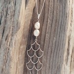 Mermaid Necklace/Silver/White Pearl