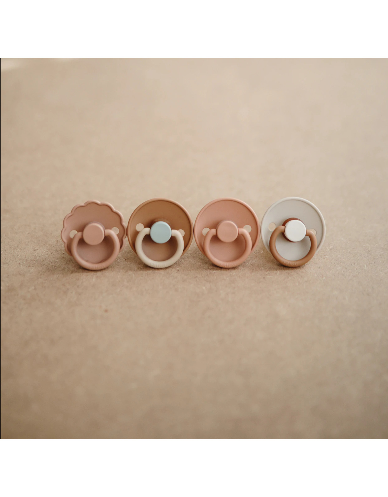 Frigg Natural Rubber Pacifier 0-6M Stage 1, Rose Gold