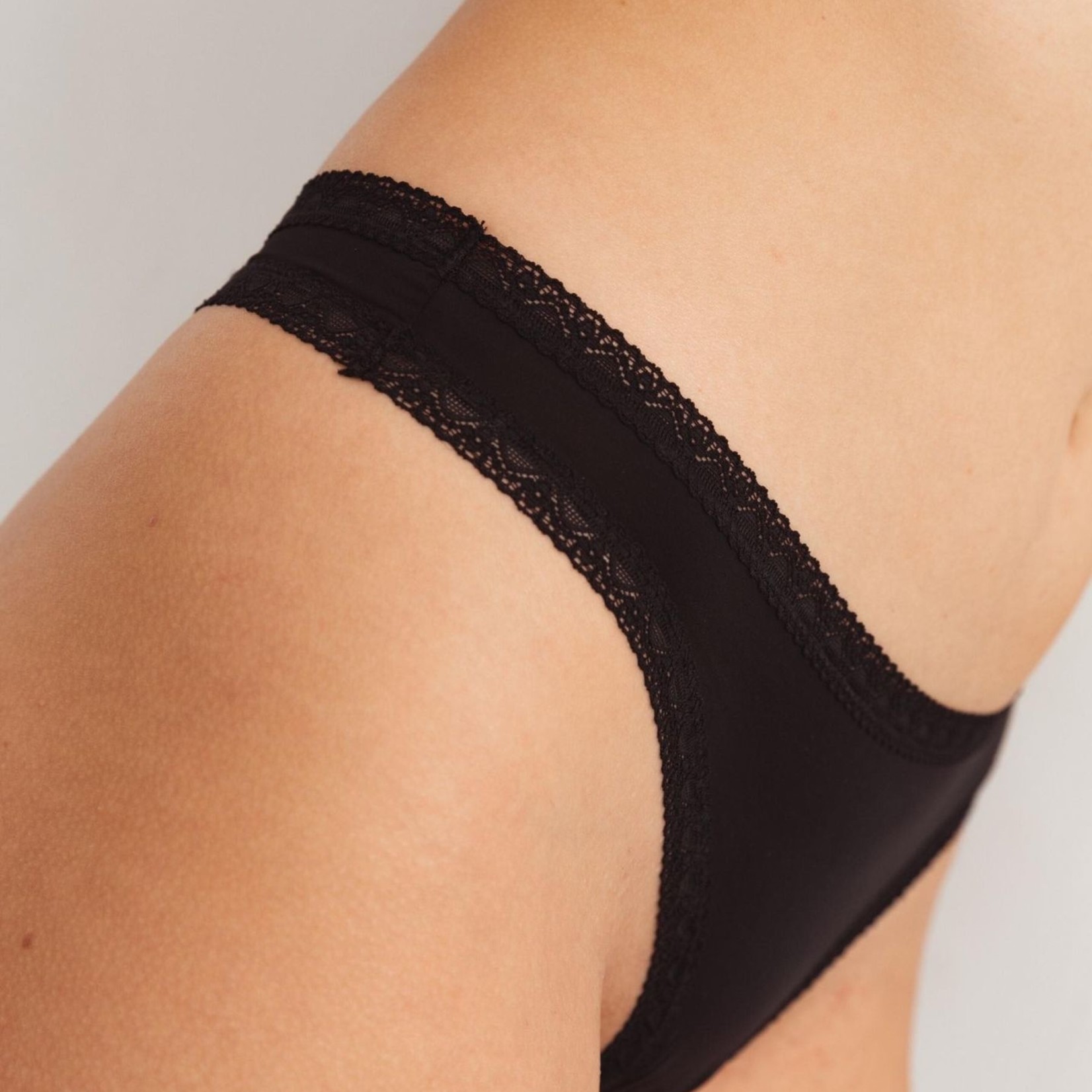 Blush The cotton Tanga taille basse - Noir