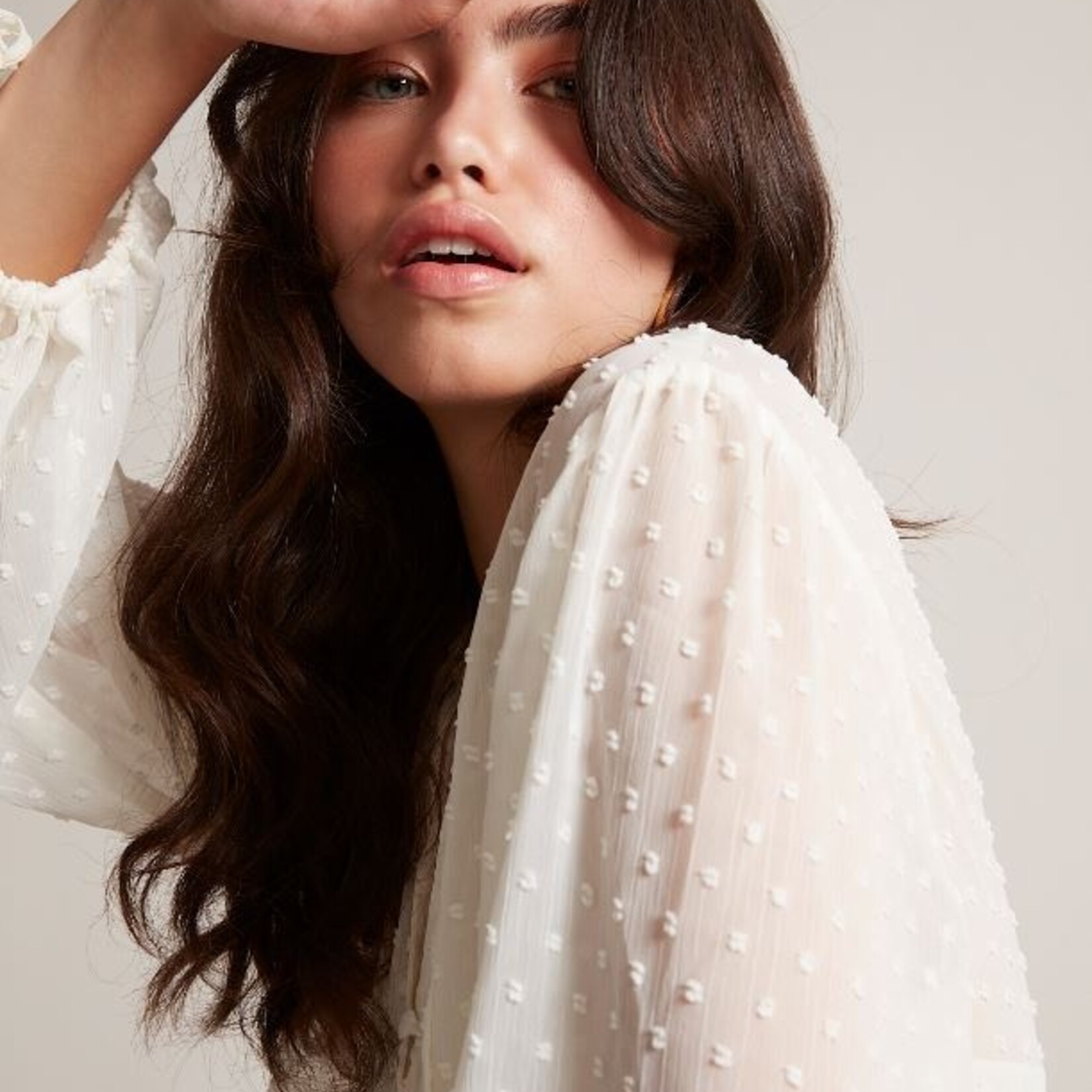 RD Style Blouse avec Volant - Cream