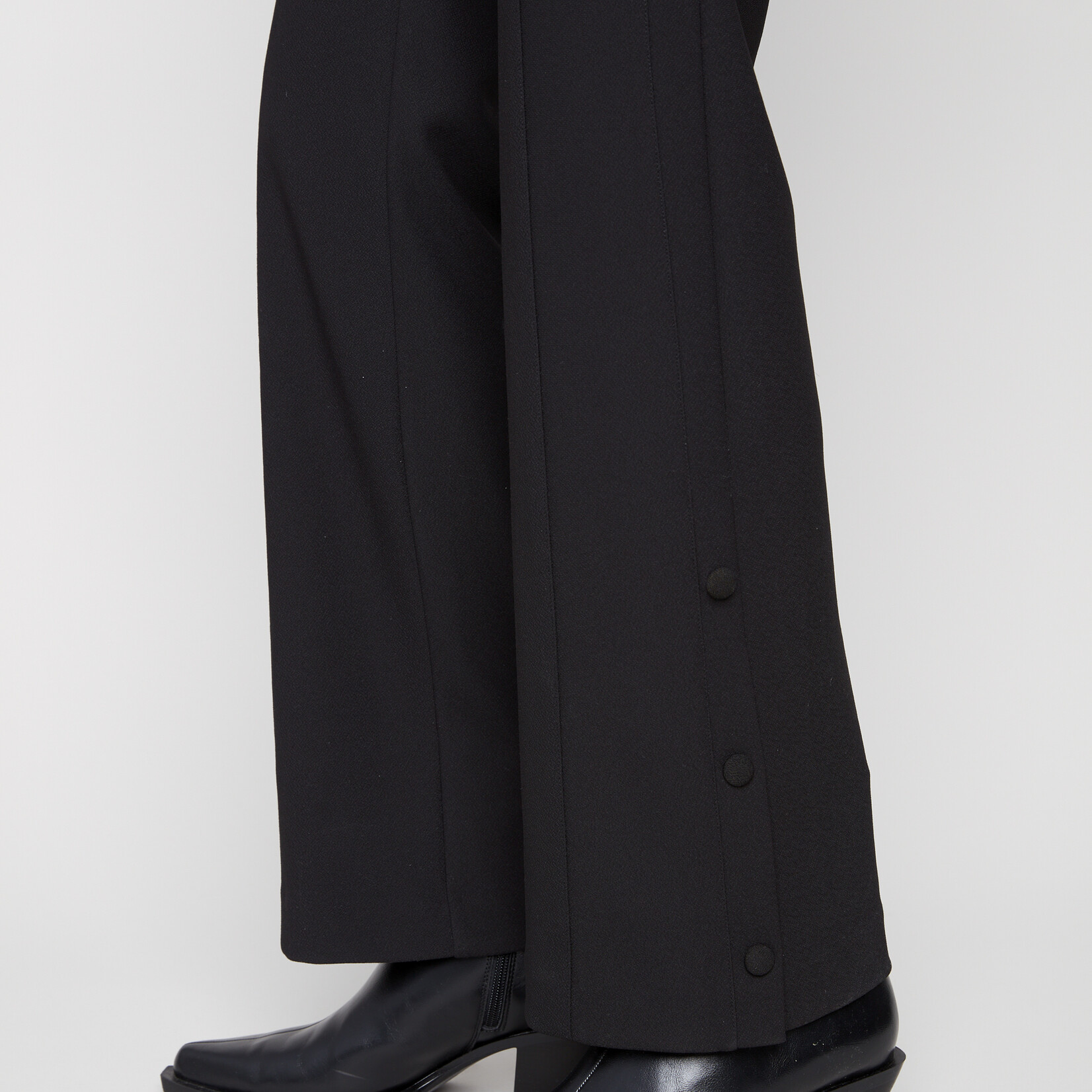 Charlie B Pantalon avec bouton au bas - Noir
