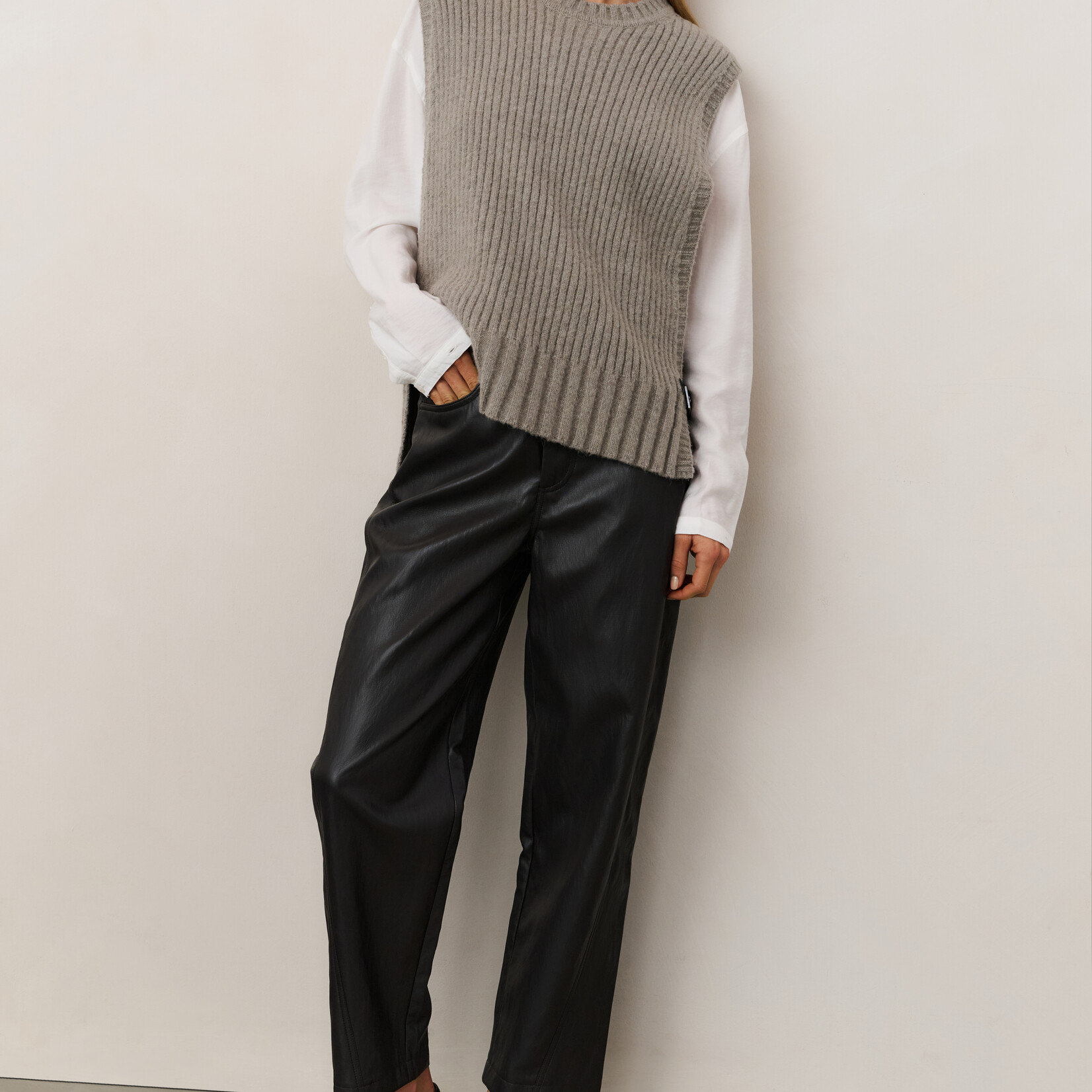 Yaya Top en maille côtelée avec détails - Brownish Grey