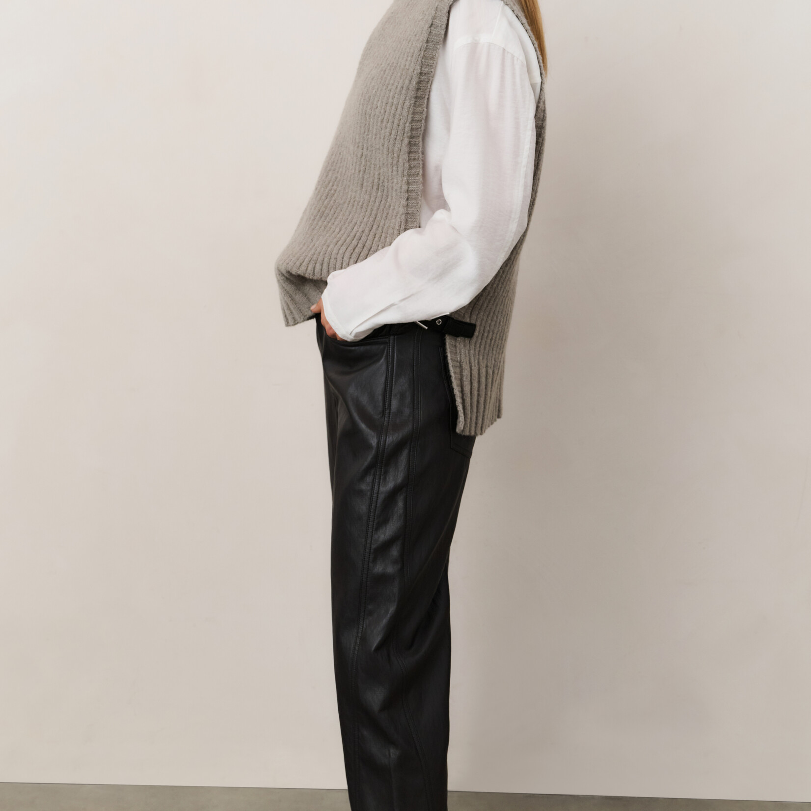 Yaya Top en maille côtelée avec détails - Brownish Grey