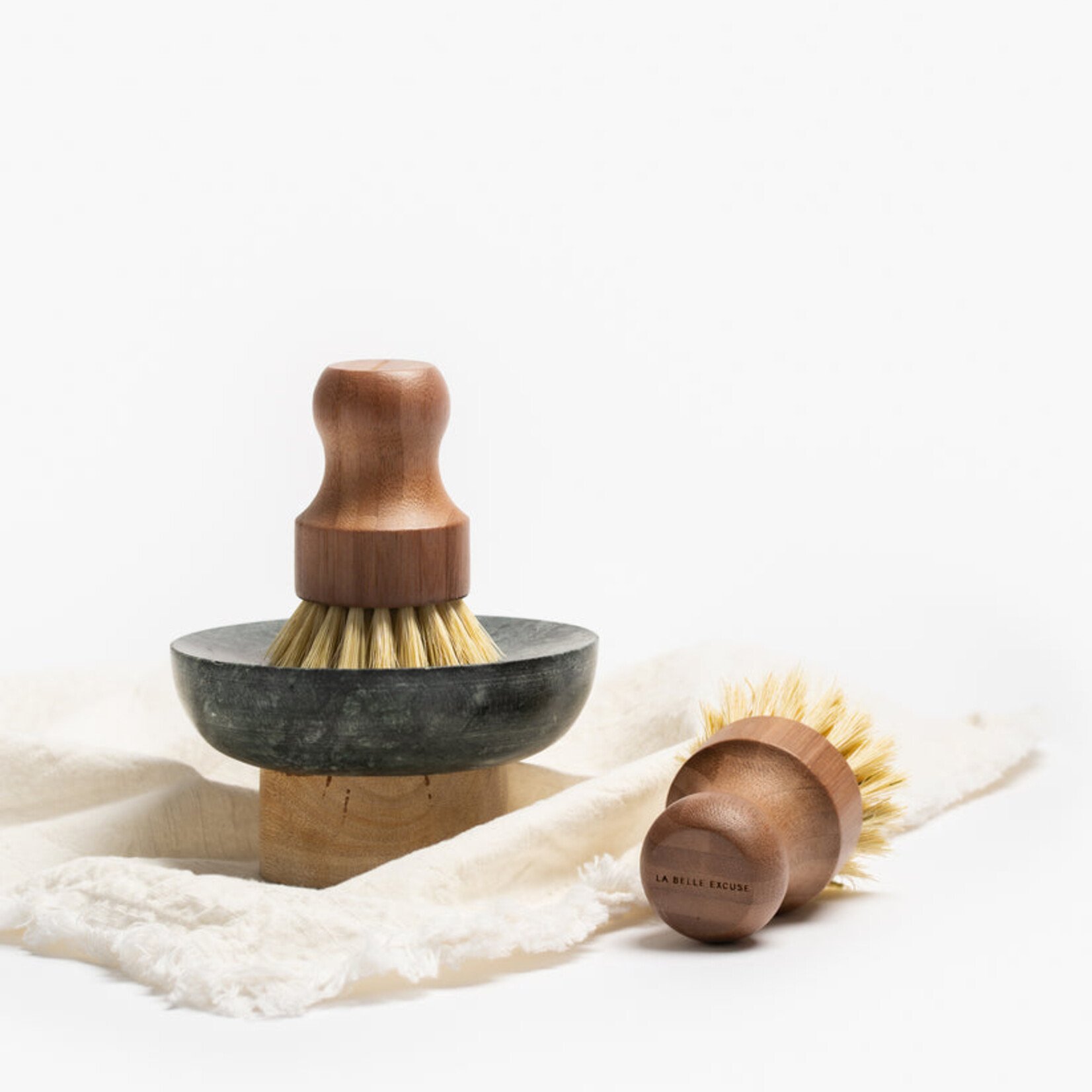 La Belle Excuse Brosse a recurer en bois