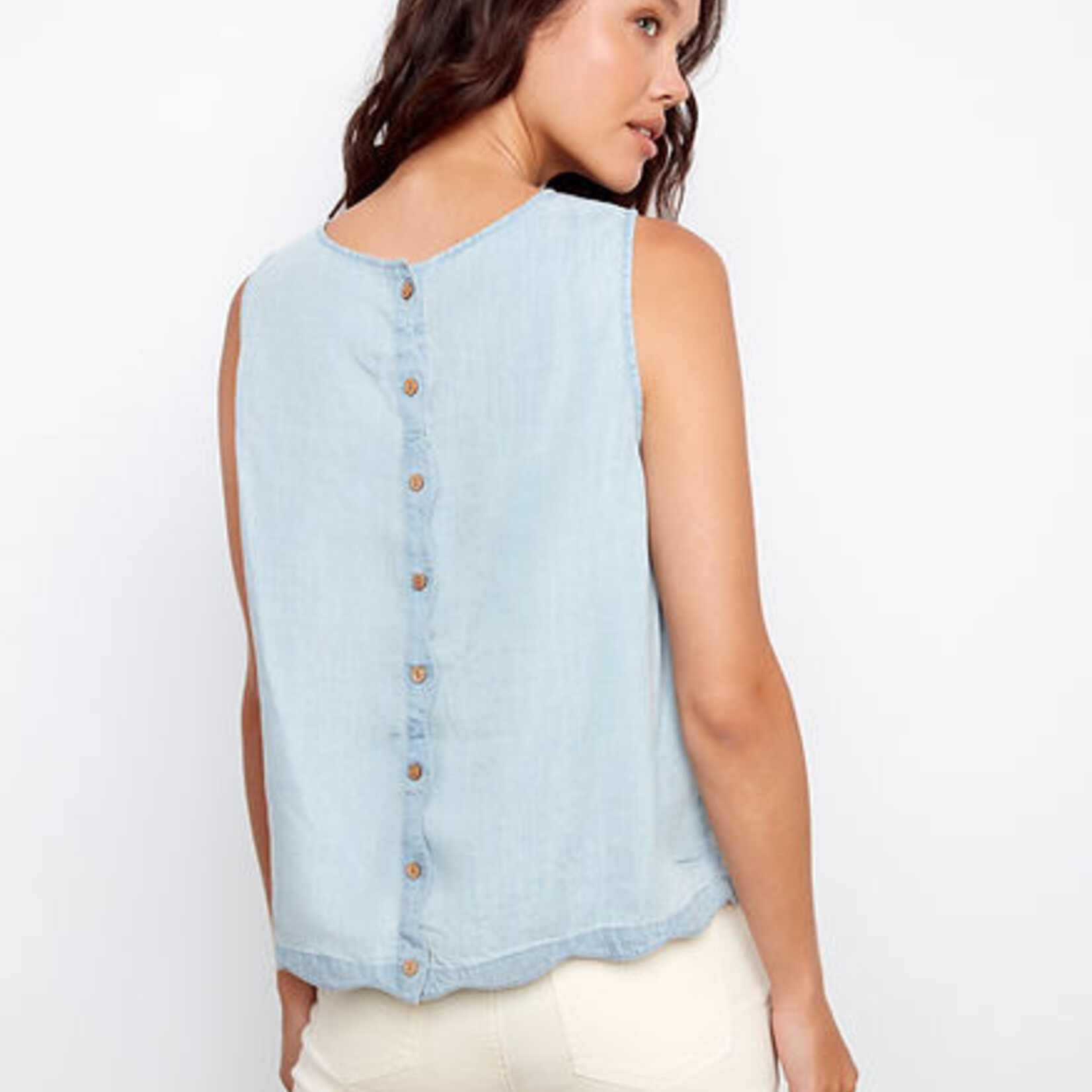 Charlie B Haut sans manche C4698 avec boutons dans le dos - Bleu pale