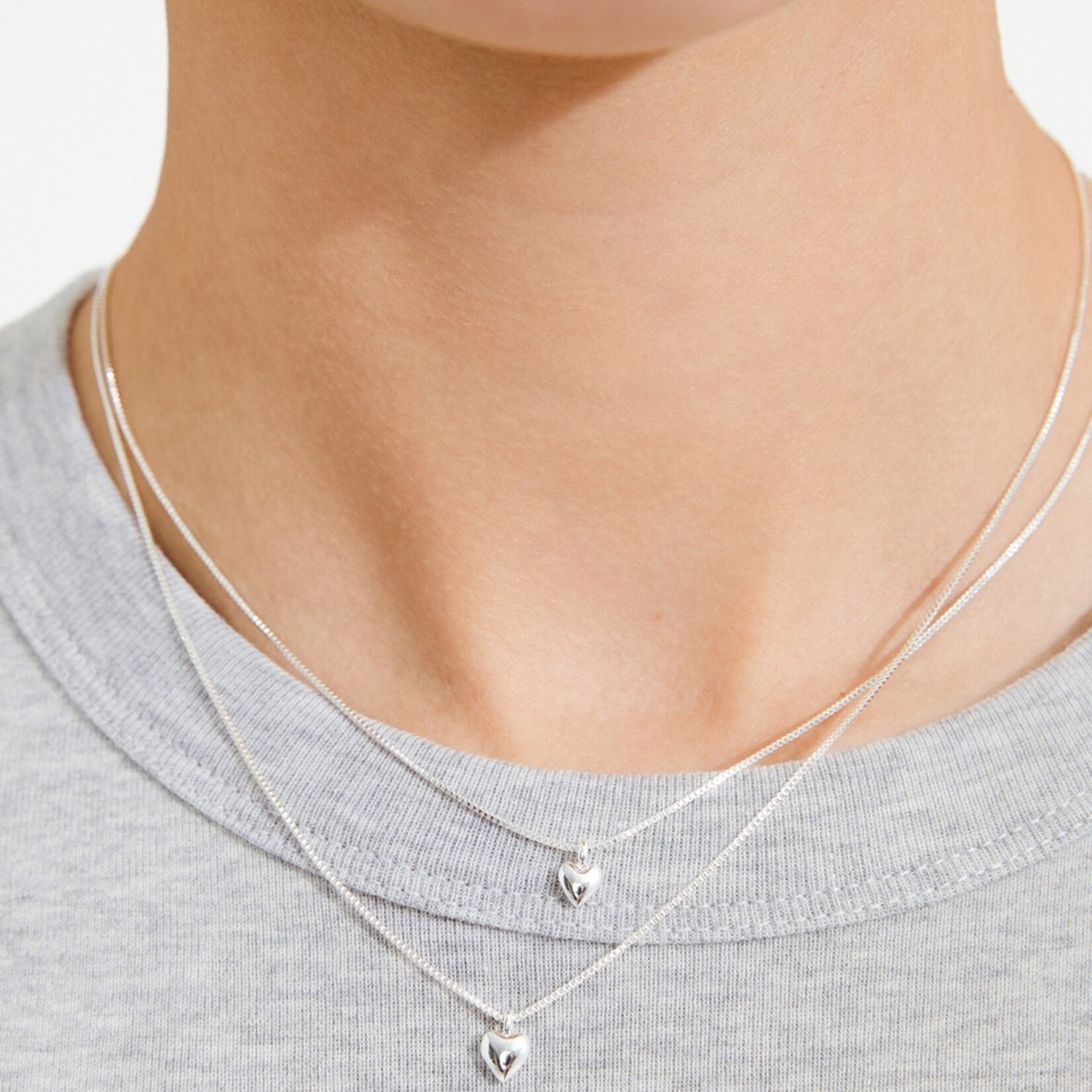 Pilgrim PENINA Gift Set collier et boucles d`oreilles coeur - Silver plated