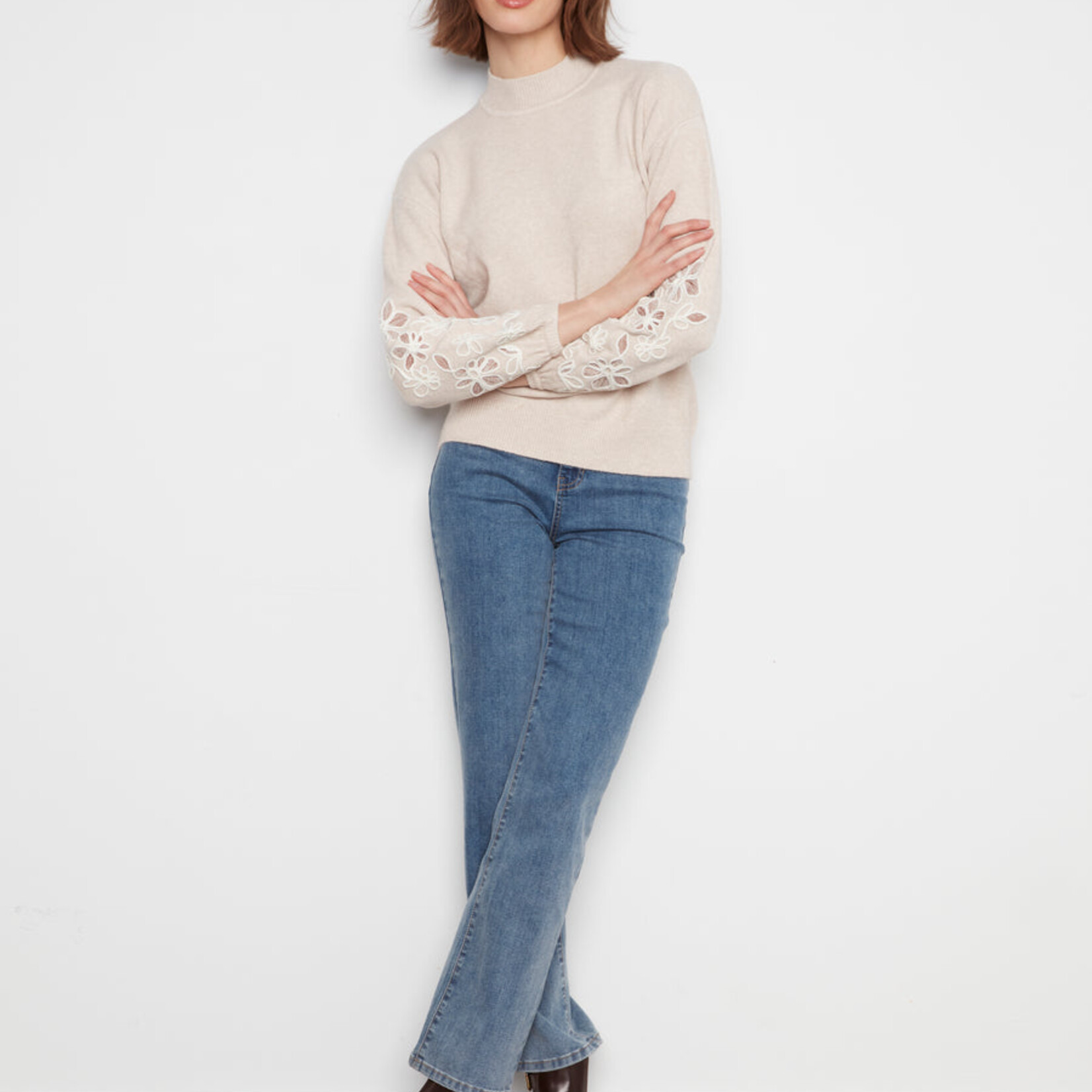 Charlie B Pull C2689ER à col haut et broderies - Amande chiné