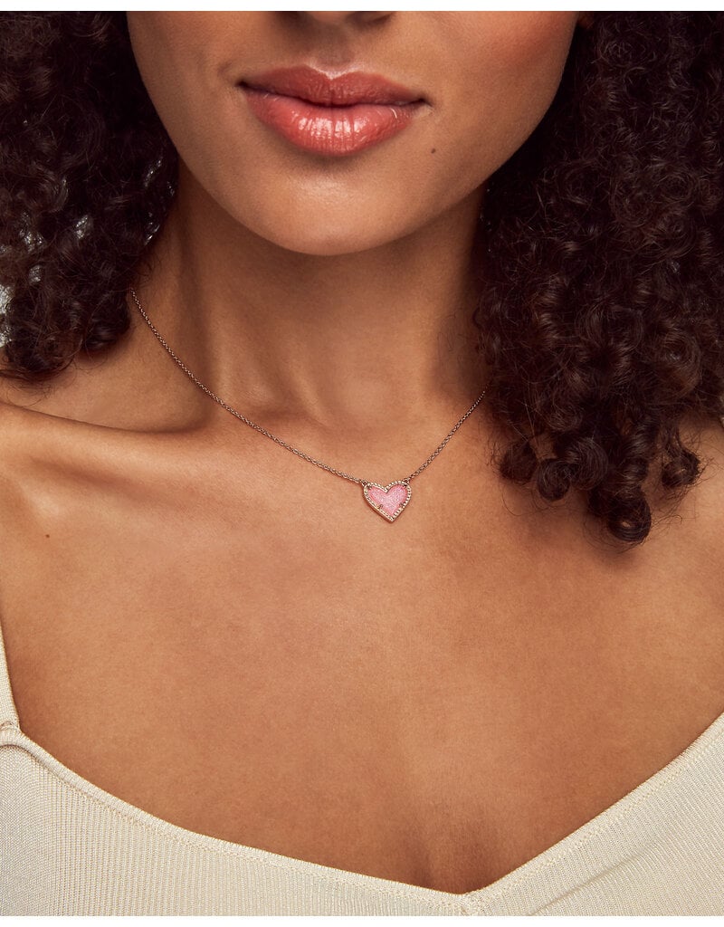 KENDRA SCOTT DESIGN Ari Heart Silver Pendant Necklace in Ivory Mother-of-Pearl