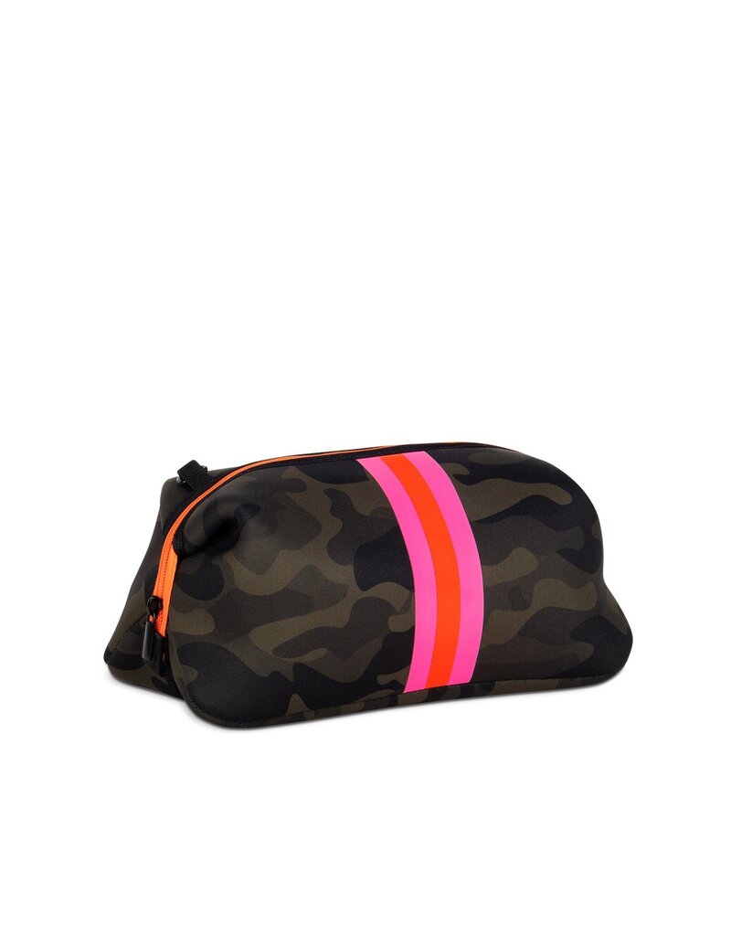 HAUTE SHORE Kyle Cosmetic Bag in Showoff