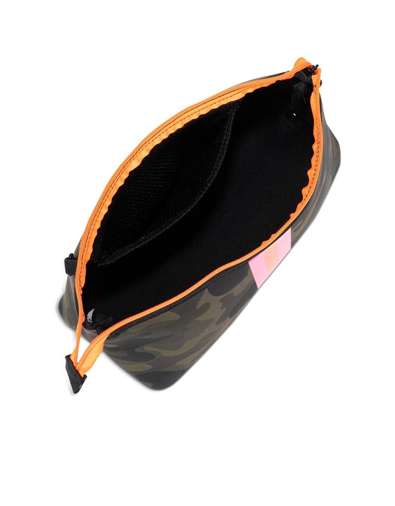 HAUTE SHORE Kyle Cosmetic Bag in Showoff