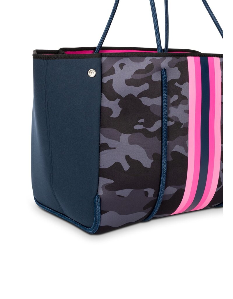 HAUTE SHORE Greyson Tote in Epic