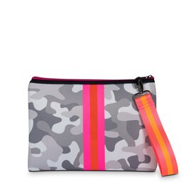 HAUTE SHORE Beth Clutch in Rise
