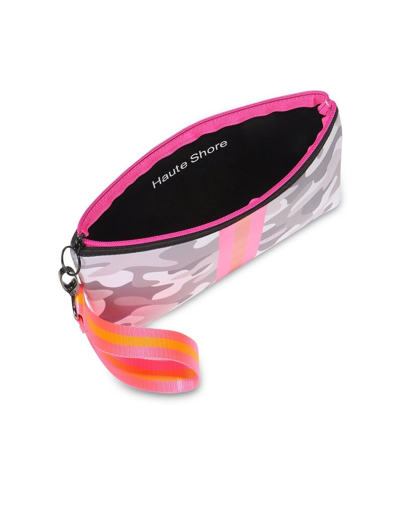 HAUTE SHORE Beth Clutch in Rise