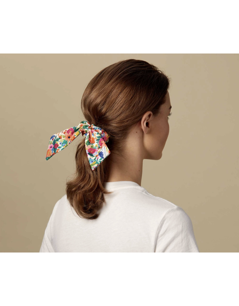 RIFLE PAPER COMPANY Scrunchie in Garden Party
