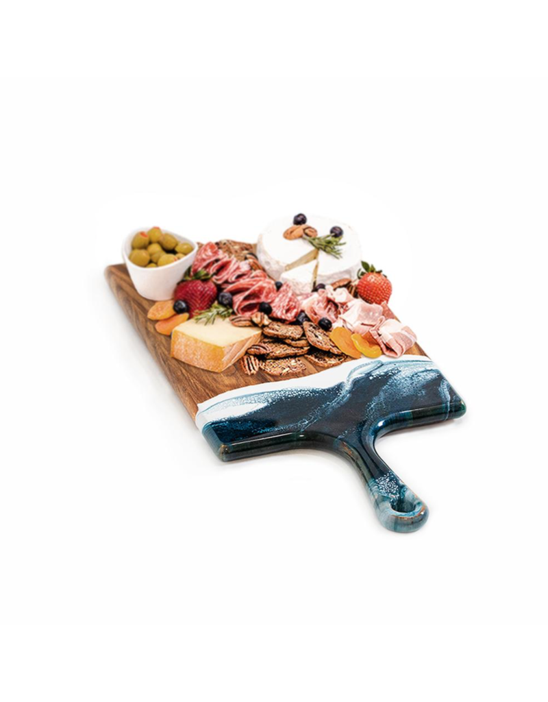 LYNN & LIANA SERVEWARE Large Acacia Cheese Board in Navy & White