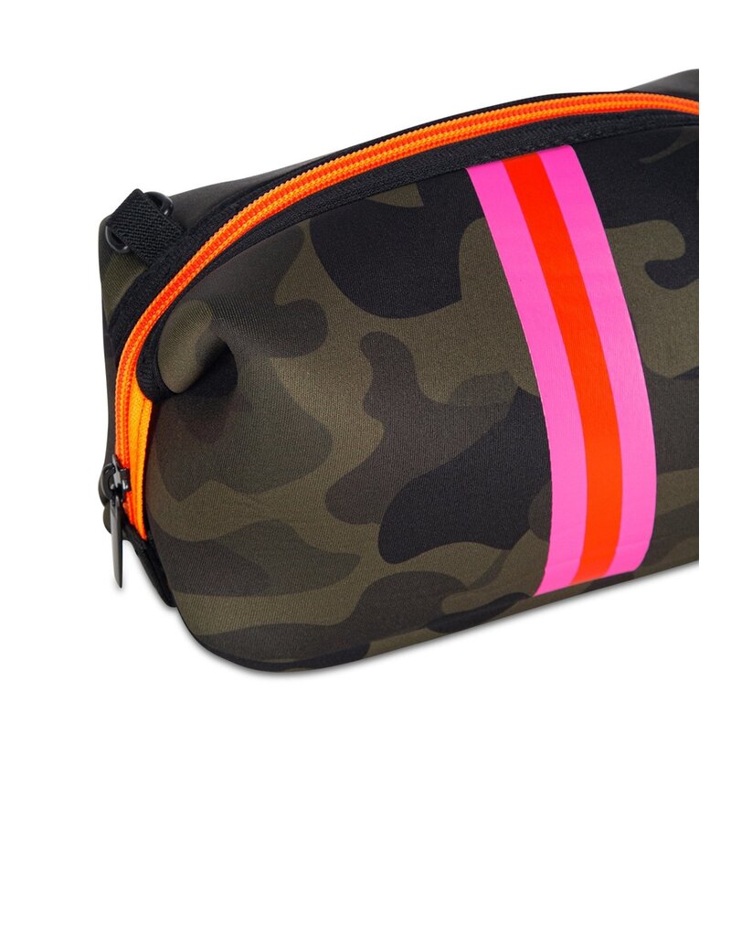 HAUTE SHORE Erin Small Cosmetic in Showoff