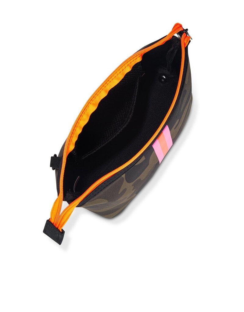 HAUTE SHORE Erin Small Cosmetic in Showoff